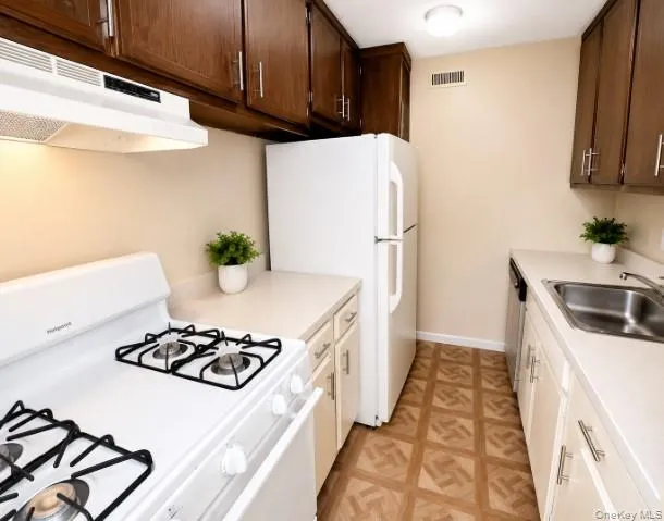 279 Artist Lake Drive, Brookhaven, NY, 1 Bedroom Bedrooms, 4 Rooms Rooms,1 BathroomBathrooms,Residential,For Rent,Artist Lake,0,1017415 279 Artist Lake Drive, Brookhaven, NY, 1 Bedroom Bedrooms, 4 Rooms Rooms,1 BathroomBathrooms,Residential,For Rent,Artist Lake,0,1017415