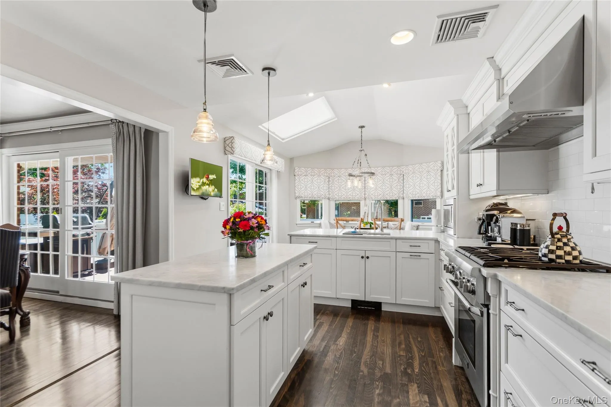 33 Birchwood Park Drive, Oyster Bay, NY, 3 Bedrooms Bedrooms, 8 Rooms Rooms,2 BathroomsBathrooms,Residential,For Rent,Birchwood Park,0,KEY1017420 33 Birchwood Park Drive, Oyster Bay, NY, 3 Bedrooms Bedrooms, 8 Rooms Rooms,2 BathroomsBathrooms,Residential,For Rent,Birchwood Park,0,KEY1017420
