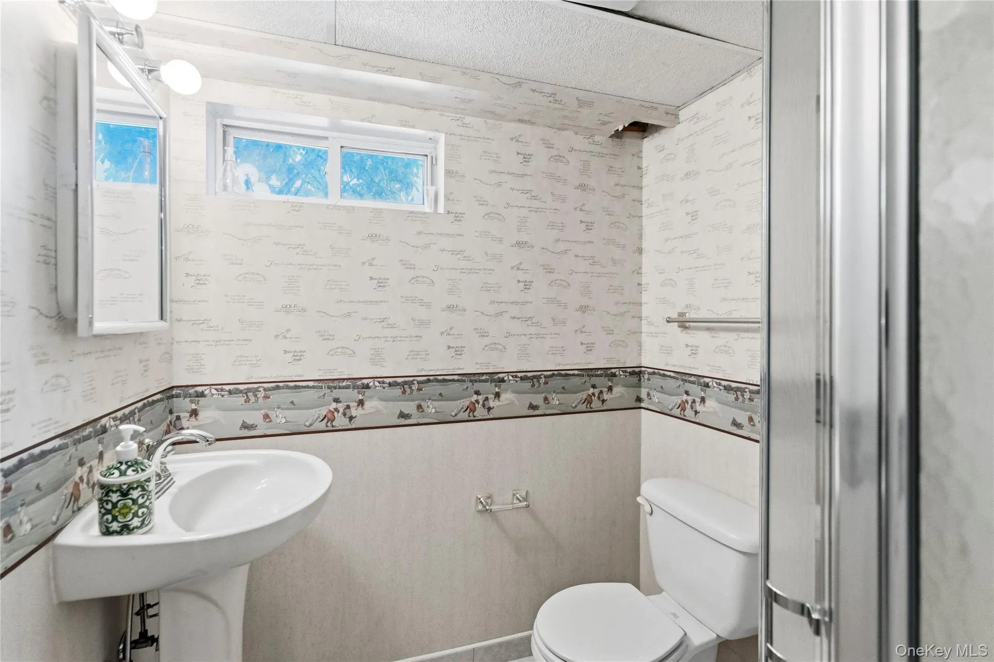 33 Birchwood Park Drive, Oyster Bay, NY, 3 Bedrooms Bedrooms, 8 Rooms Rooms,2 BathroomsBathrooms,Residential,For Rent,Birchwood Park,0,KEY1017420 33 Birchwood Park Drive, Oyster Bay, NY, 3 Bedrooms Bedrooms, 8 Rooms Rooms,2 BathroomsBathrooms,Residential,For Rent,Birchwood Park,0,KEY1017420