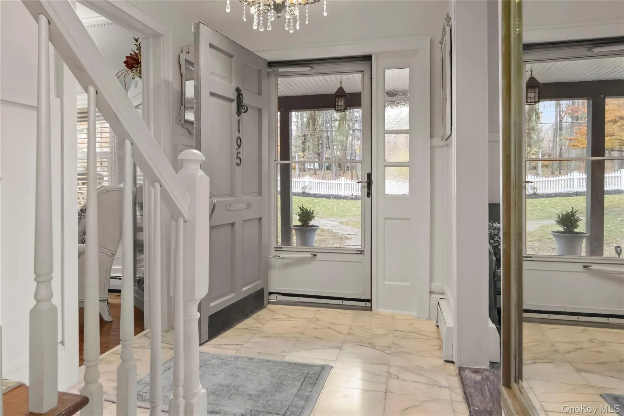 Front Foyer Entry Front Foyer Entry