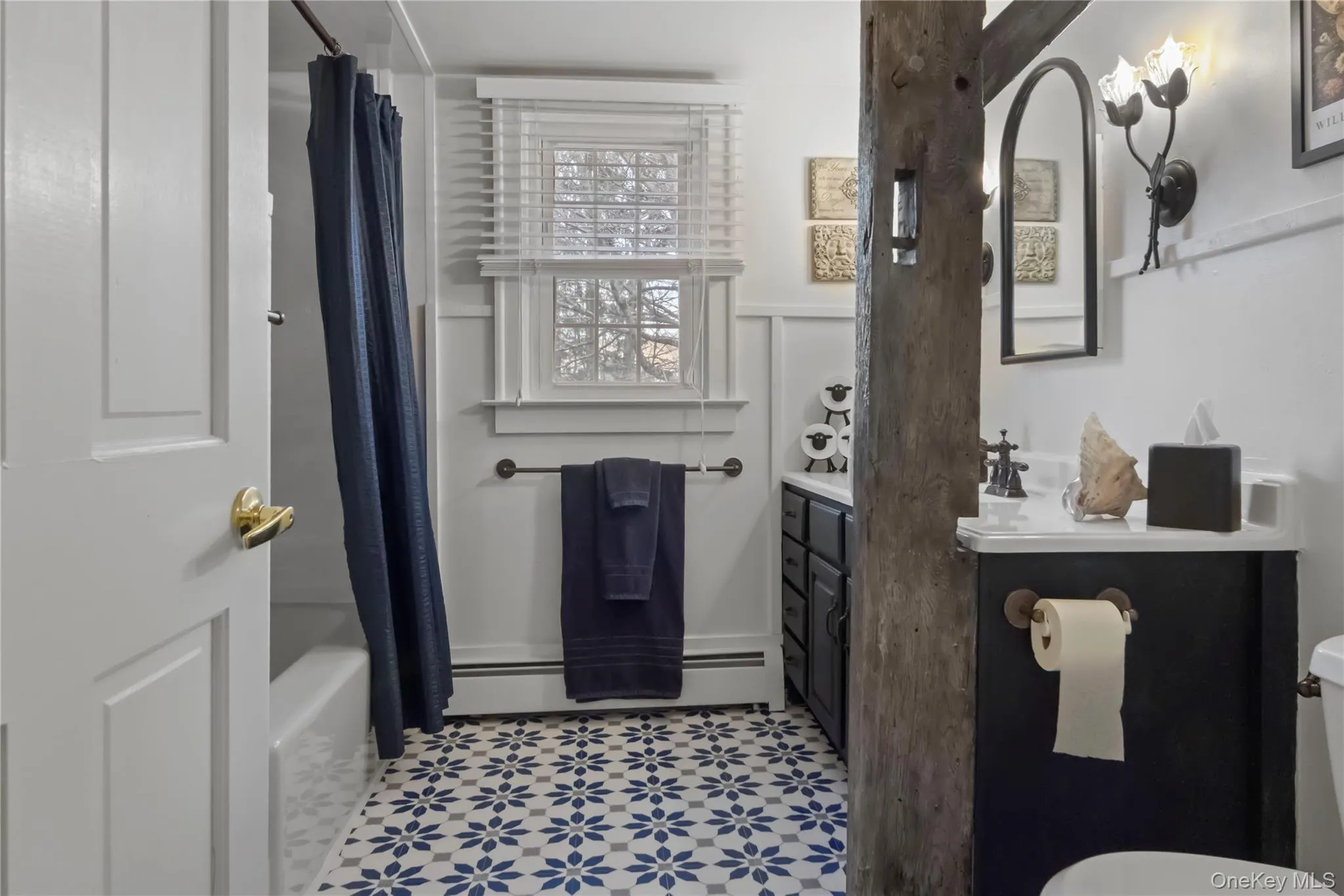 Second floor full bath Second floor full bath