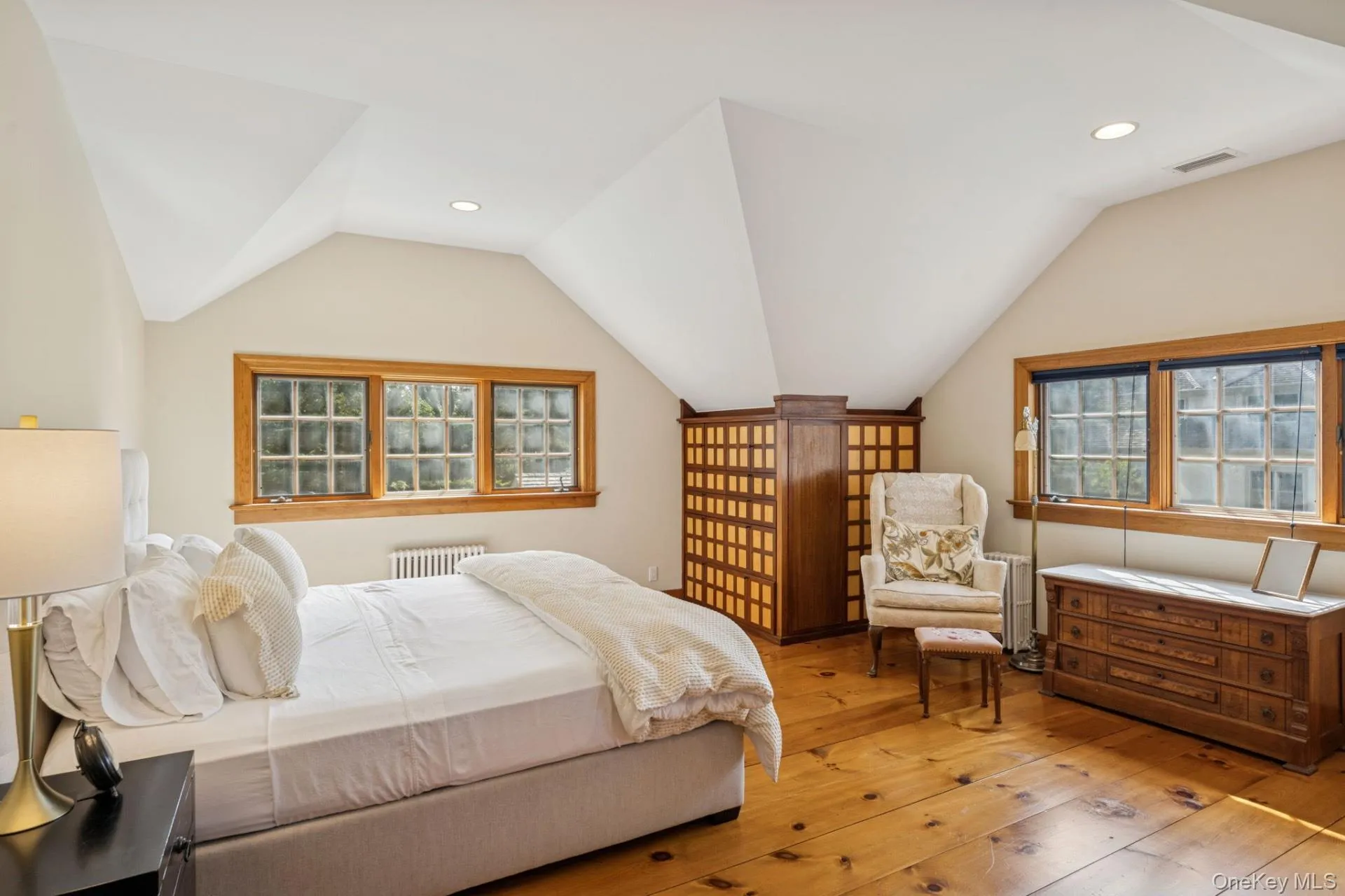 54 Palmer Terrace, Southampton, NY, 4 Bedrooms Bedrooms, 15 Rooms Rooms,3 BathroomsBathrooms,Residential,For Rent,Palmer,0,1017424 54 Palmer Terrace, Southampton, NY, 4 Bedrooms Bedrooms, 15 Rooms Rooms,3 BathroomsBathrooms,Residential,For Rent,Palmer,0,1017424