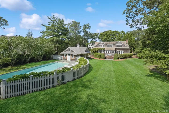 54 Palmer Terrace, Southampton, New York 11963