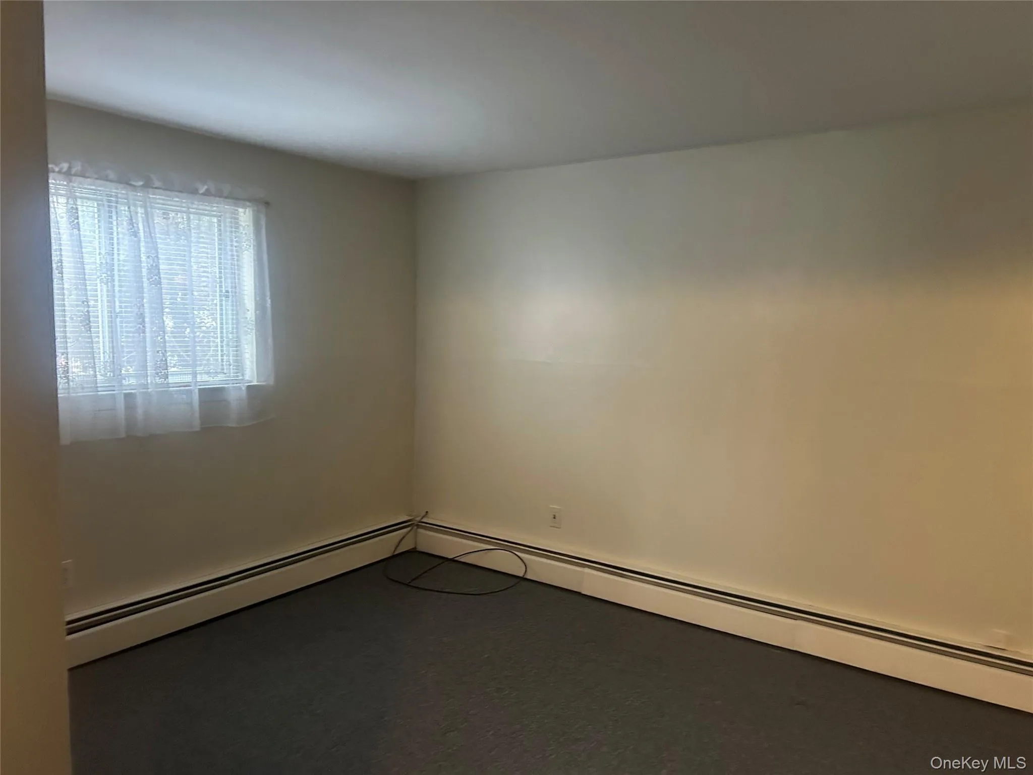 403 Hoffman Avenue, Babylon, NY, 1 Bedroom Bedrooms, 4 Rooms Rooms,1 BathroomBathrooms,Residential Lease,For Rent,Hoffman,0,1017427 403 Hoffman Avenue, Babylon, NY, 1 Bedroom Bedrooms, 4 Rooms Rooms,1 BathroomBathrooms,Residential Lease,For Rent,Hoffman,0,1017427