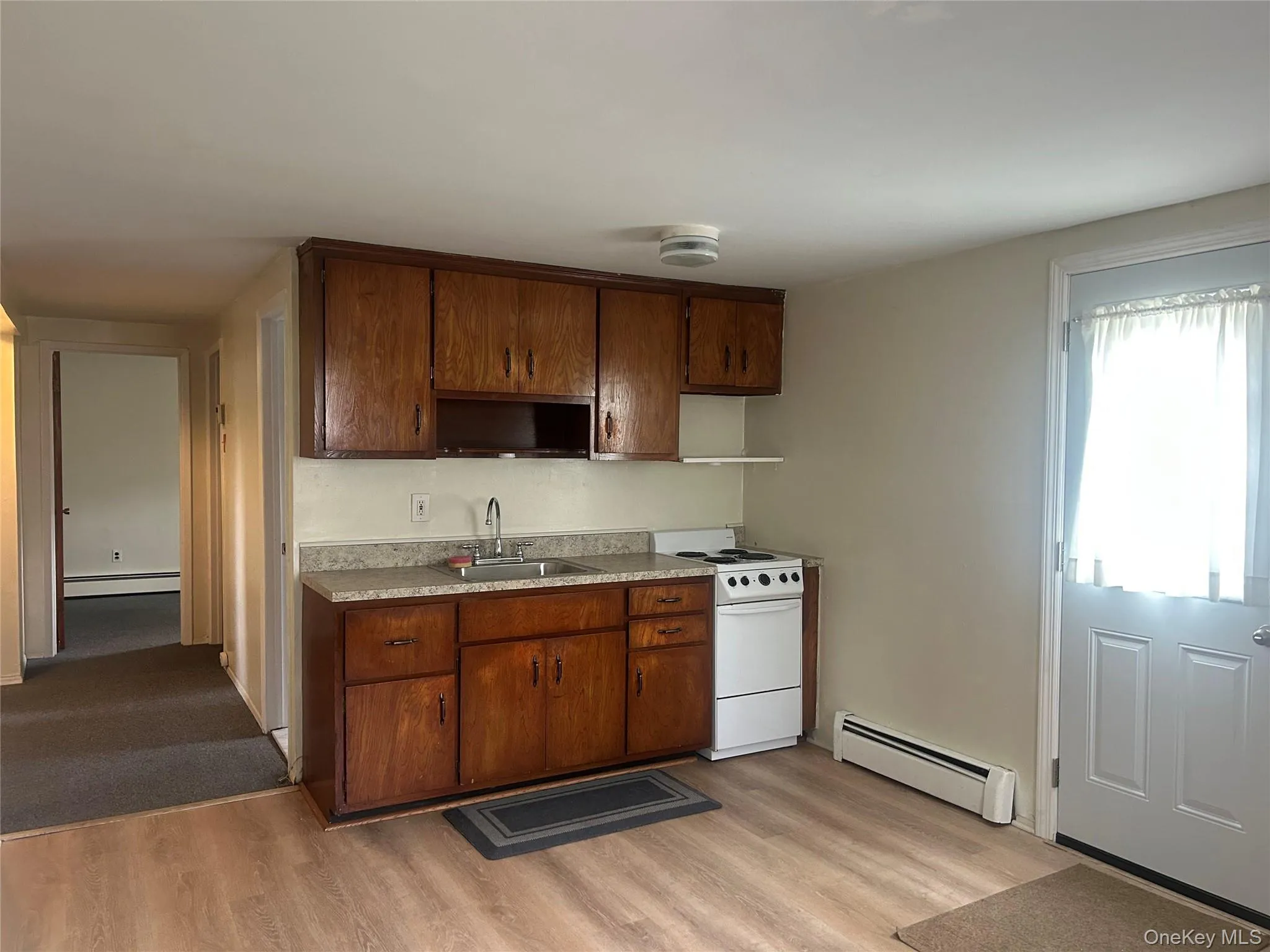 403 Hoffman Avenue, Babylon, NY, 1 Bedroom Bedrooms, 4 Rooms Rooms,1 BathroomBathrooms,Residential Lease,For Rent,Hoffman,0,1017427 403 Hoffman Avenue, Babylon, NY, 1 Bedroom Bedrooms, 4 Rooms Rooms,1 BathroomBathrooms,Residential Lease,For Rent,Hoffman,0,1017427