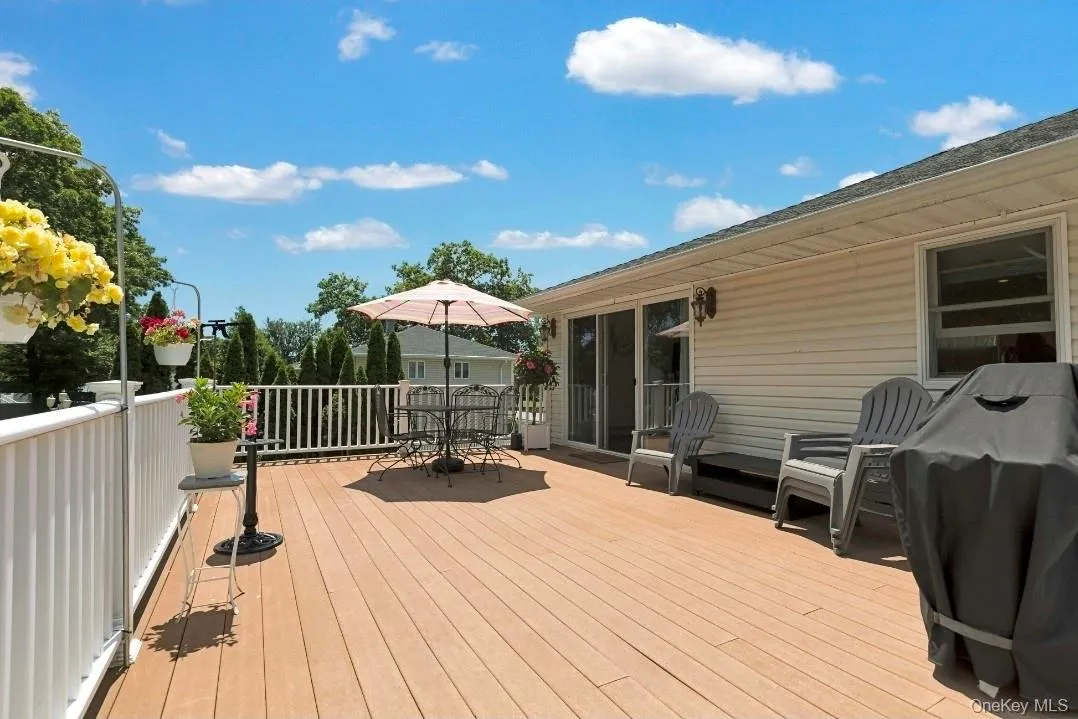 61 Yale Avenue, Islip, NY, 3 Bedrooms Bedrooms, 9 Rooms Rooms,2 BathroomsBathrooms,Residential,For Rent,Yale,0,KEY1017429 61 Yale Avenue, Islip, NY, 3 Bedrooms Bedrooms, 9 Rooms Rooms,2 BathroomsBathrooms,Residential,For Rent,Yale,0,KEY1017429
