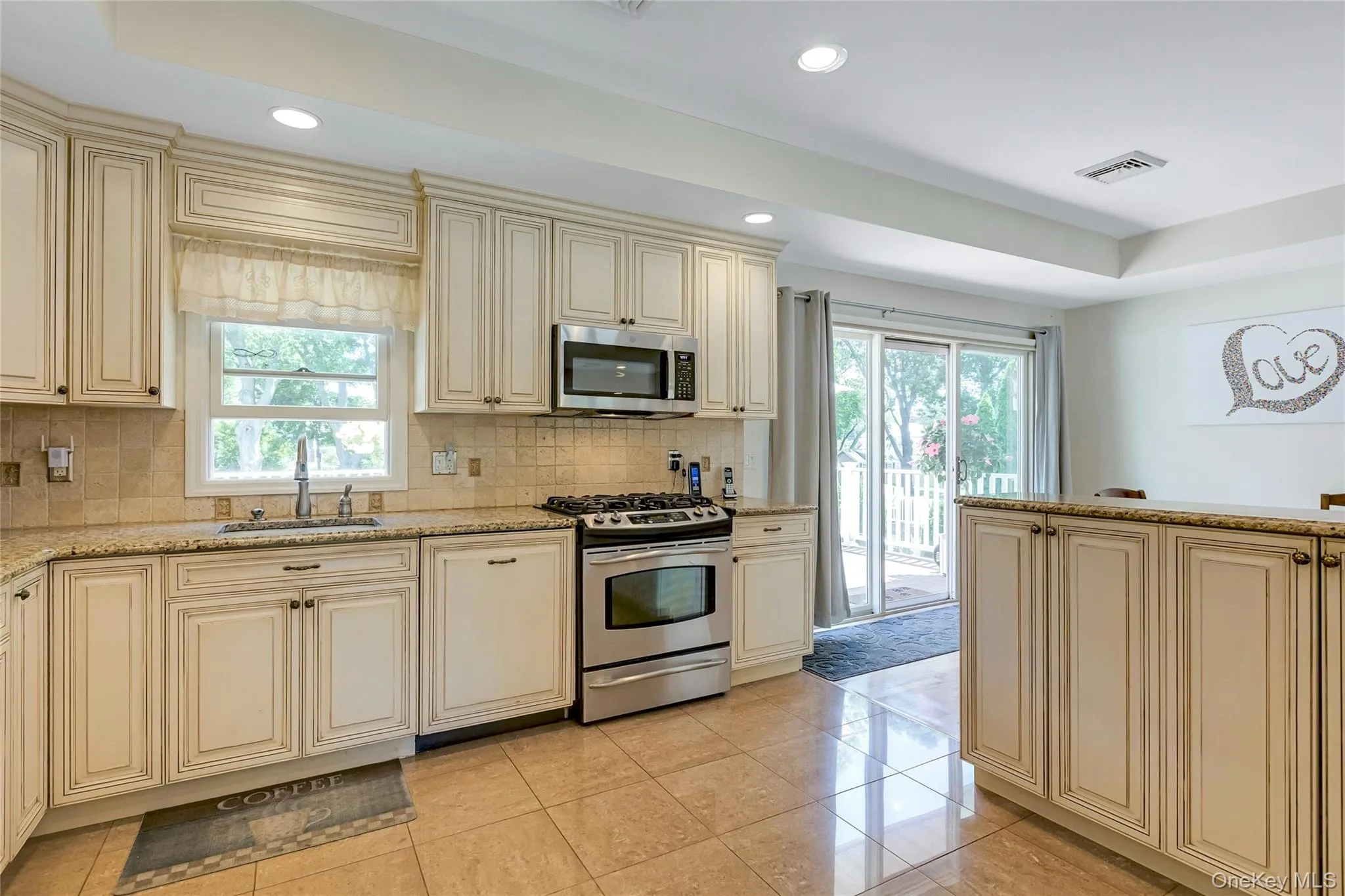 61 Yale Avenue, Islip, NY, 3 Bedrooms Bedrooms, 9 Rooms Rooms,2 BathroomsBathrooms,Residential,For Rent,Yale,0,KEY1017429 61 Yale Avenue, Islip, NY, 3 Bedrooms Bedrooms, 9 Rooms Rooms,2 BathroomsBathrooms,Residential,For Rent,Yale,0,KEY1017429