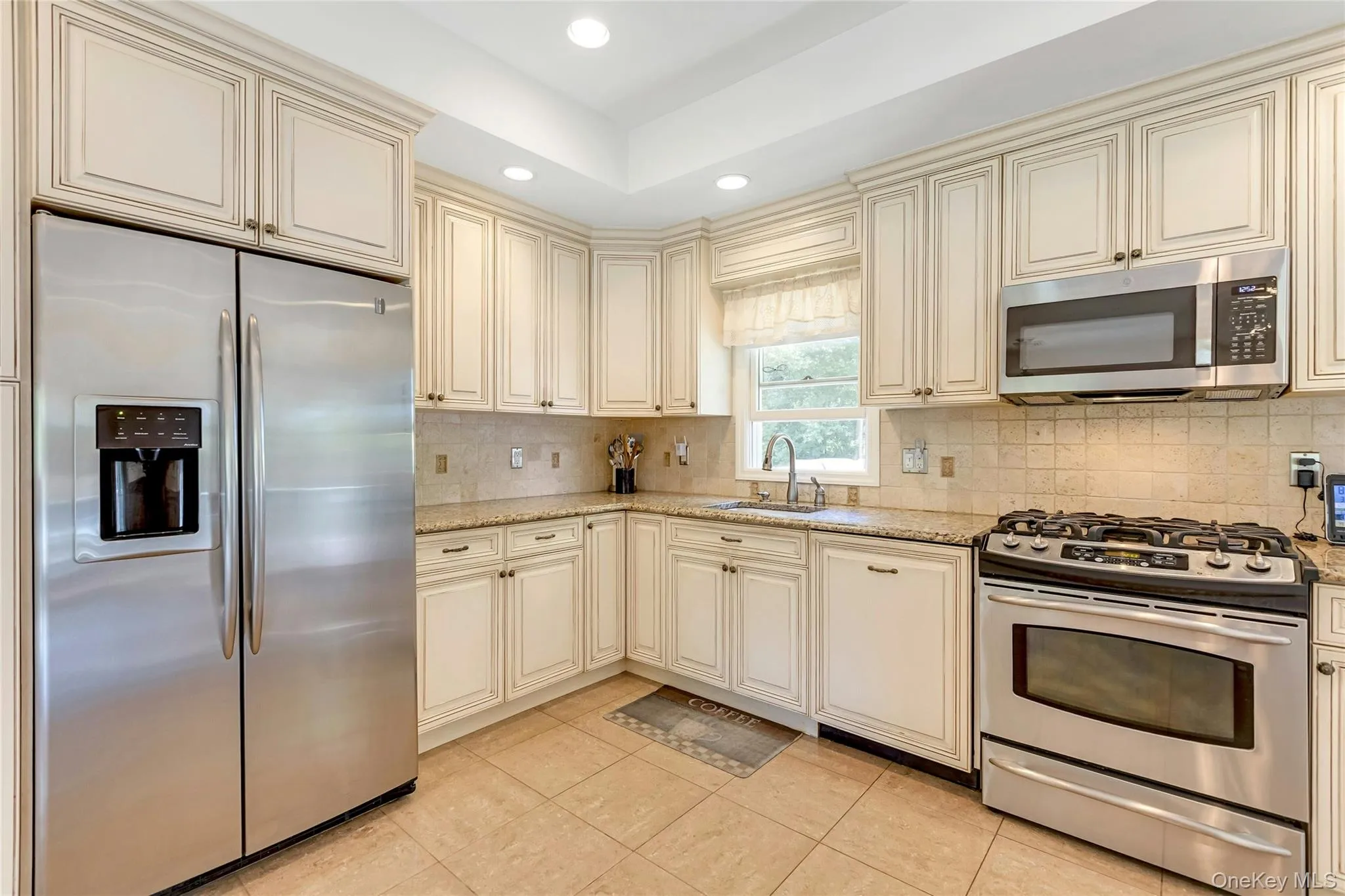 61 Yale Avenue, Islip, NY, 3 Bedrooms Bedrooms, 9 Rooms Rooms,2 BathroomsBathrooms,Residential,For Rent,Yale,0,KEY1017429 61 Yale Avenue, Islip, NY, 3 Bedrooms Bedrooms, 9 Rooms Rooms,2 BathroomsBathrooms,Residential,For Rent,Yale,0,KEY1017429