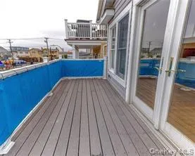 Upper Deck W/Bayview Upper Deck W/Bayview
