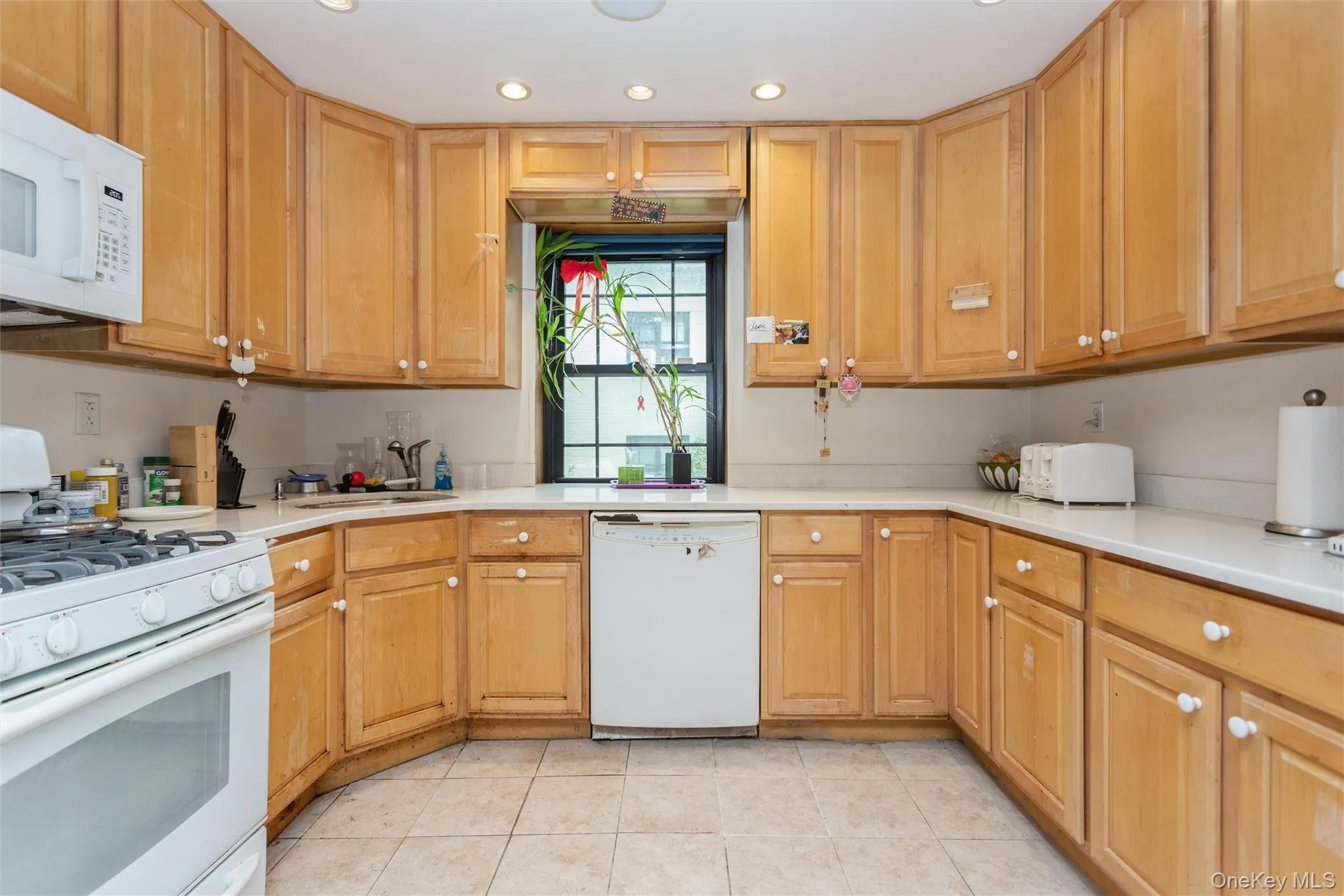 15 Field End Lane, Eastchester, NY, 3 Bedrooms Bedrooms, 6 Rooms Rooms,2 BathroomsBathrooms,Residential,For Rent,Field End,0,1017436 15 Field End Lane, Eastchester, NY, 3 Bedrooms Bedrooms, 6 Rooms Rooms,2 BathroomsBathrooms,Residential,For Rent,Field End,0,1017436