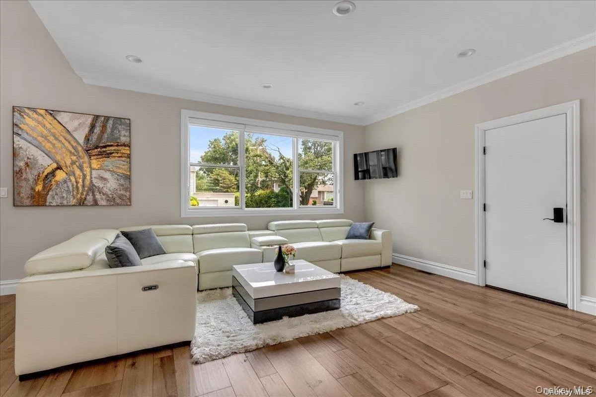 102 Kate Drive, North Hempstead, NY, 4 Bedrooms Bedrooms, 8 Rooms Rooms,3 BathroomsBathrooms,Residential,For Rent,Kate,0,KEY1017445 102 Kate Drive, North Hempstead, NY, 4 Bedrooms Bedrooms, 8 Rooms Rooms,3 BathroomsBathrooms,Residential,For Rent,Kate,0,KEY1017445