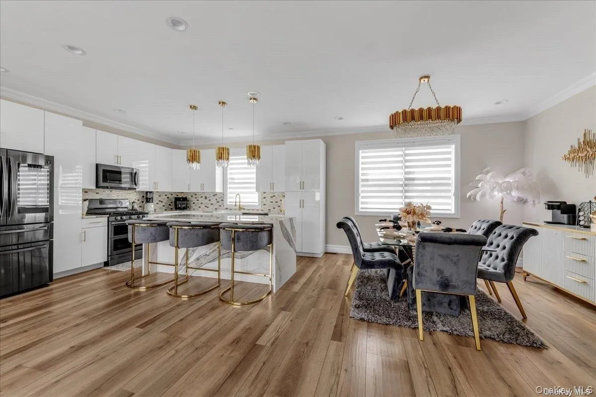 102 Kate Drive, North Hempstead, NY, 4 Bedrooms Bedrooms, 8 Rooms Rooms,3 BathroomsBathrooms,Residential,For Rent,Kate,0,KEY1017445 102 Kate Drive, North Hempstead, NY, 4 Bedrooms Bedrooms, 8 Rooms Rooms,3 BathroomsBathrooms,Residential,For Rent,Kate,0,KEY1017445