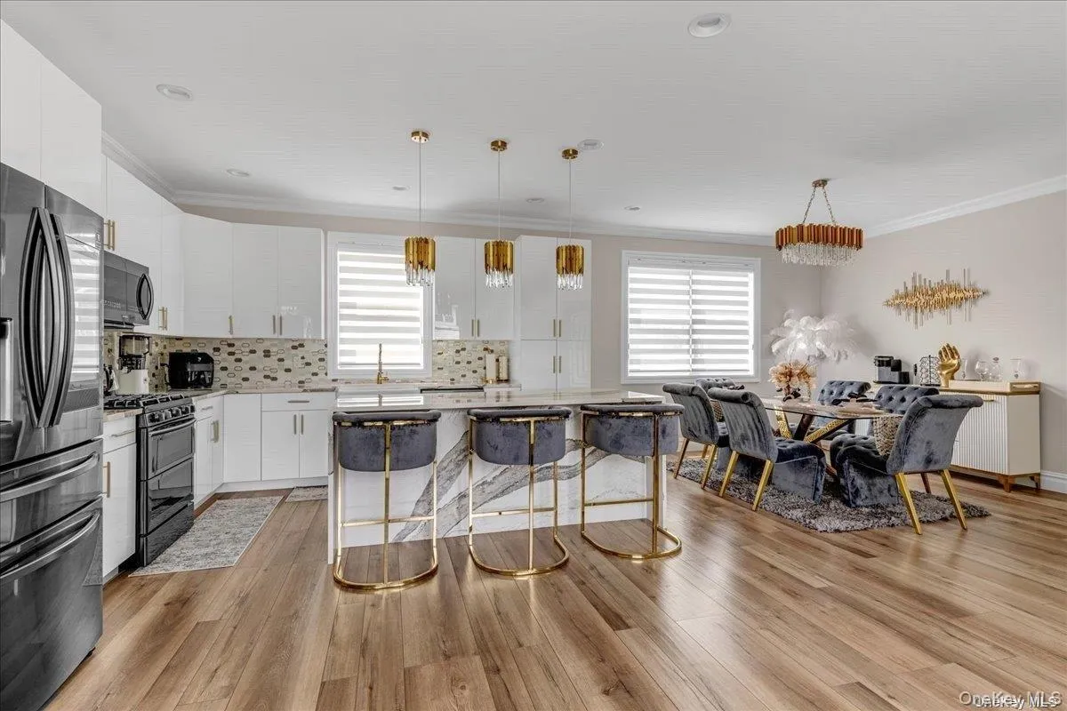 102 Kate Drive, North Hempstead, NY, 4 Bedrooms Bedrooms, 8 Rooms Rooms,3 BathroomsBathrooms,Residential,For Rent,Kate,0,KEY1017445 102 Kate Drive, North Hempstead, NY, 4 Bedrooms Bedrooms, 8 Rooms Rooms,3 BathroomsBathrooms,Residential,For Rent,Kate,0,KEY1017445
