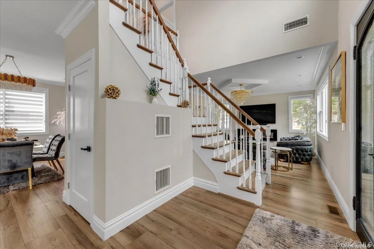 102 Kate Drive, North Hempstead, NY, 4 Bedrooms Bedrooms, 8 Rooms Rooms,3 BathroomsBathrooms,Residential,For Rent,Kate,0,KEY1017445 102 Kate Drive, North Hempstead, NY, 4 Bedrooms Bedrooms, 8 Rooms Rooms,3 BathroomsBathrooms,Residential,For Rent,Kate,0,KEY1017445