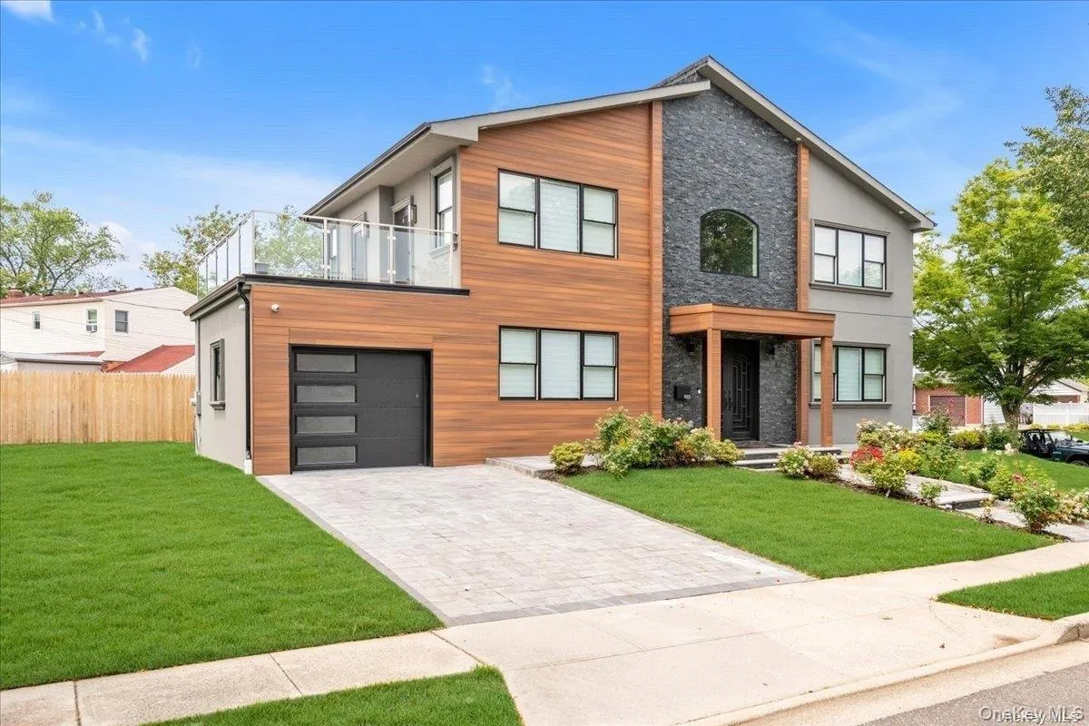 102 Kate Drive, North Hempstead, NY, 4 Bedrooms Bedrooms, 8 Rooms Rooms,3 BathroomsBathrooms,Residential,For Rent,Kate,0,KEY1017445 102 Kate Drive, North Hempstead, NY, 4 Bedrooms Bedrooms, 8 Rooms Rooms,3 BathroomsBathrooms,Residential,For Rent,Kate,0,KEY1017445