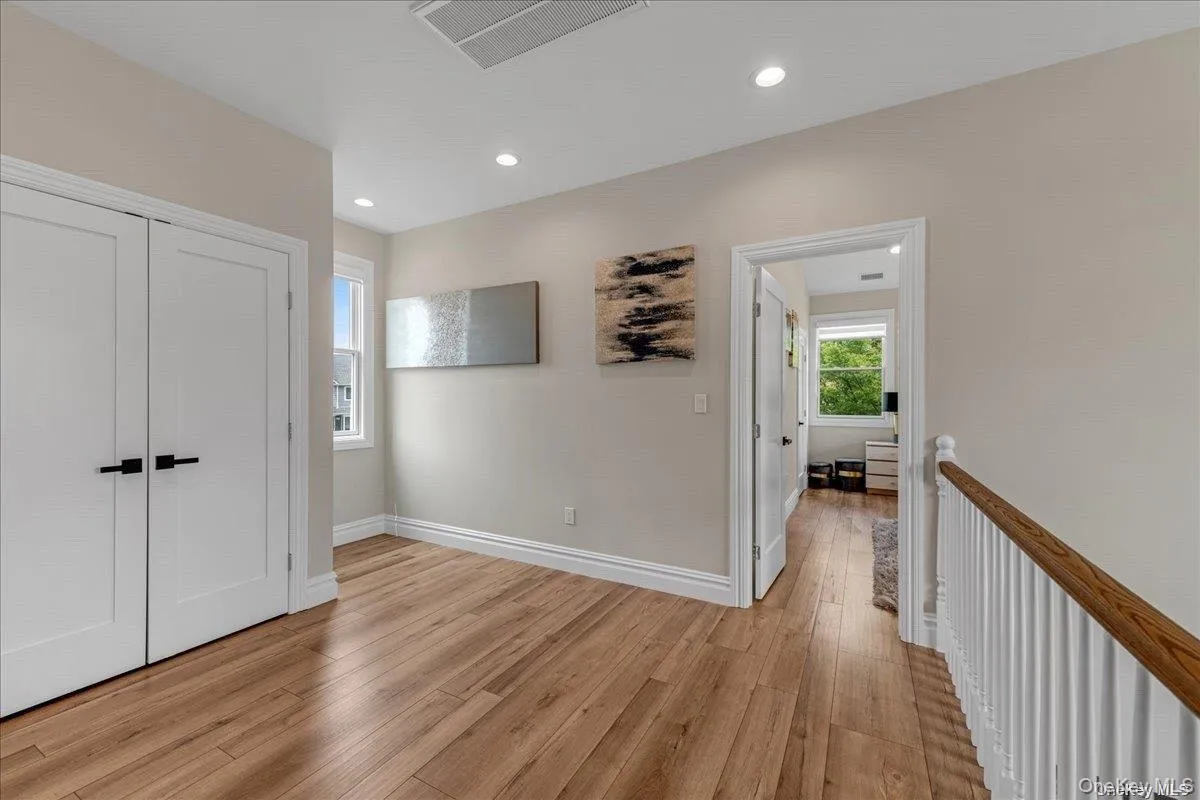 102 Kate Drive, North Hempstead, NY, 4 Bedrooms Bedrooms, 8 Rooms Rooms,3 BathroomsBathrooms,Residential,For Rent,Kate,0,KEY1017445 102 Kate Drive, North Hempstead, NY, 4 Bedrooms Bedrooms, 8 Rooms Rooms,3 BathroomsBathrooms,Residential,For Rent,Kate,0,KEY1017445