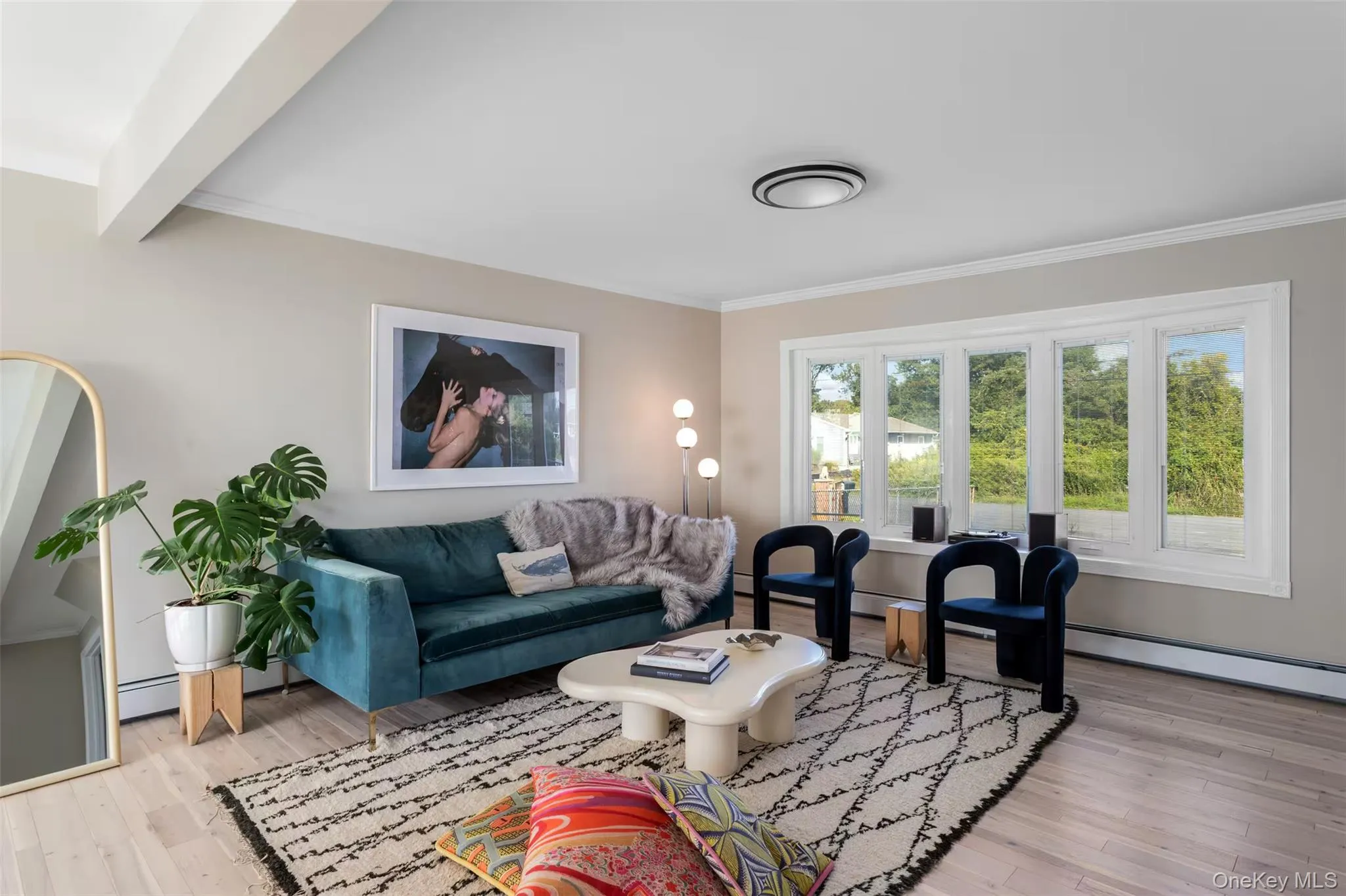 Welcoming Living Space Welcoming Living Space
