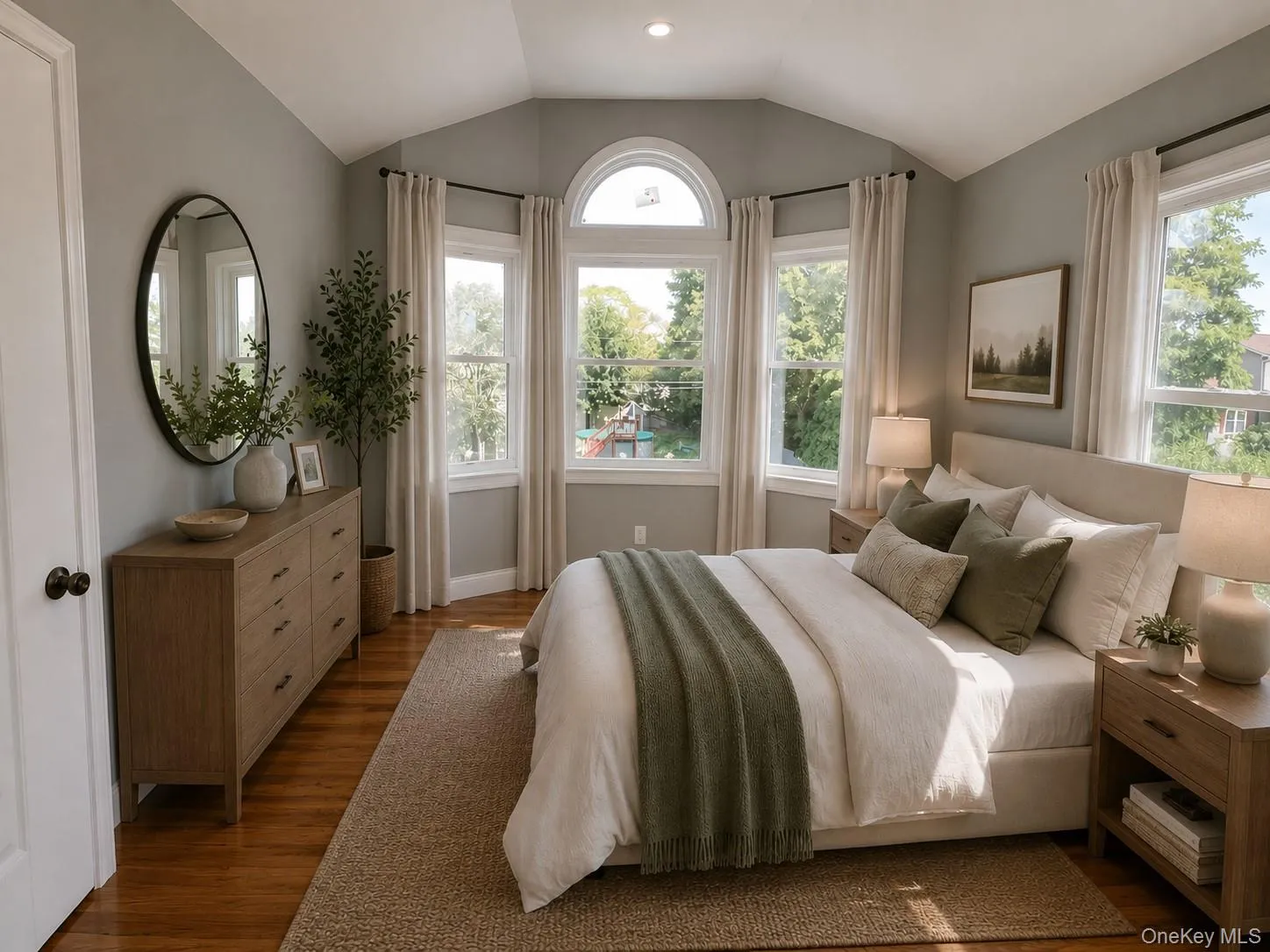 Virtually staged / digitally enhanced to showcase the property's potential Virtually staged / digitally enhanced to showcase the property's potential