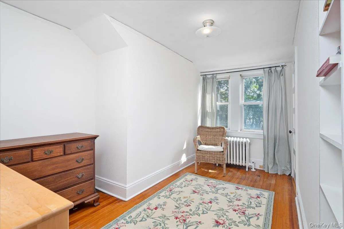 11 Cherry Avenue, Mamaroneck, NY, 2 Bedrooms Bedrooms, 5 Rooms Rooms,1 BathroomBathrooms,Residential Lease,For Rent,Cherry,0,KEY1017448 11 Cherry Avenue, Mamaroneck, NY, 2 Bedrooms Bedrooms, 5 Rooms Rooms,1 BathroomBathrooms,Residential Lease,For Rent,Cherry,0,KEY1017448