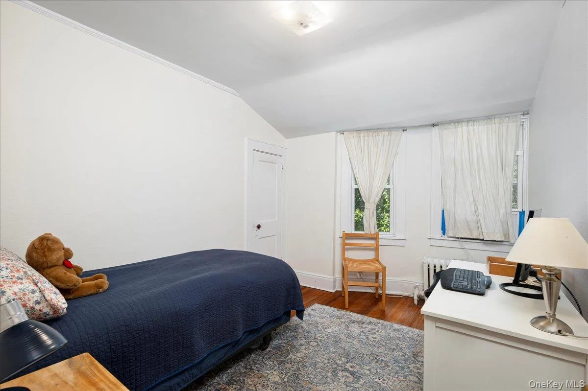11 Cherry Avenue, Mamaroneck, NY, 2 Bedrooms Bedrooms, 5 Rooms Rooms,1 BathroomBathrooms,Residential Lease,For Rent,Cherry,0,KEY1017448 11 Cherry Avenue, Mamaroneck, NY, 2 Bedrooms Bedrooms, 5 Rooms Rooms,1 BathroomBathrooms,Residential Lease,For Rent,Cherry,0,KEY1017448