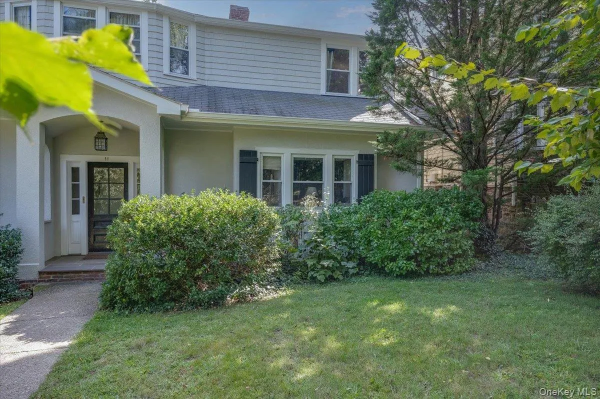 11 Cherry Avenue, Mamaroneck, NY, 2 Bedrooms Bedrooms, 5 Rooms Rooms,1 BathroomBathrooms,Residential Lease,For Rent,Cherry,0,KEY1017448 11 Cherry Avenue, Mamaroneck, NY, 2 Bedrooms Bedrooms, 5 Rooms Rooms,1 BathroomBathrooms,Residential Lease,For Rent,Cherry,0,KEY1017448