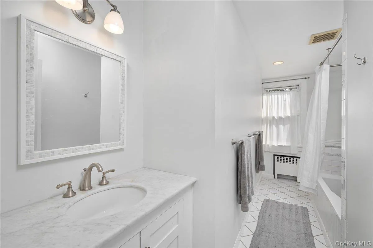 11 Cherry Avenue, Mamaroneck, NY, 2 Bedrooms Bedrooms, 5 Rooms Rooms,1 BathroomBathrooms,Residential Lease,For Rent,Cherry,0,KEY1017448 11 Cherry Avenue, Mamaroneck, NY, 2 Bedrooms Bedrooms, 5 Rooms Rooms,1 BathroomBathrooms,Residential Lease,For Rent,Cherry,0,KEY1017448