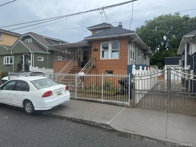1421 Pinson Street, New York, NY, 5 Bedrooms Bedrooms, 12 Rooms Rooms,4 BathroomsBathrooms,Residential,For Rent,Pinson,0,KEY1017450 1421 Pinson Street, New York, NY, 5 Bedrooms Bedrooms, 12 Rooms Rooms,4 BathroomsBathrooms,Residential,For Rent,Pinson,0,KEY1017450
