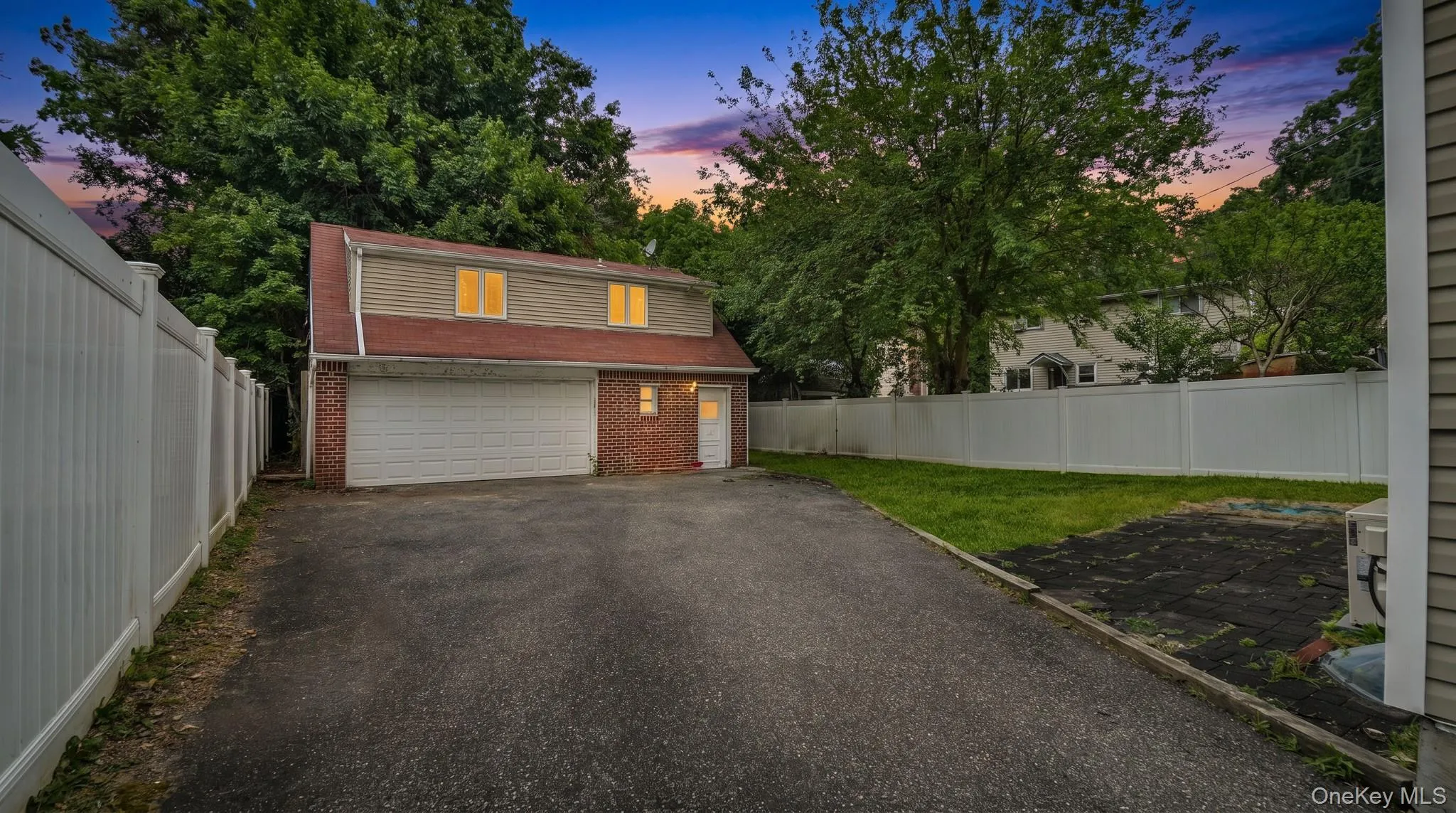 185 17th Street, Huntington, NY, 2 Bedrooms Bedrooms, 7 Rooms Rooms,3 BathroomsBathrooms,Residential,For Rent,17th,0,1017452 185 17th Street, Huntington, NY, 2 Bedrooms Bedrooms, 7 Rooms Rooms,3 BathroomsBathrooms,Residential,For Rent,17th,0,1017452