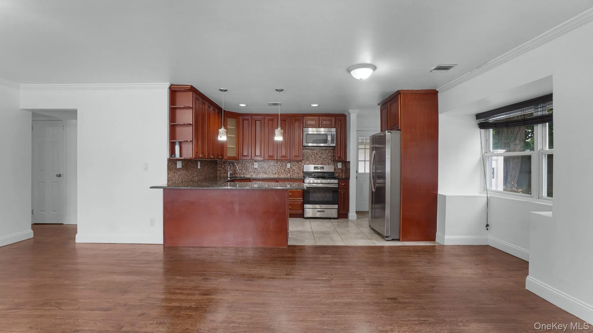 185 17th Street, Huntington, NY, 2 Bedrooms Bedrooms, 7 Rooms Rooms,3 BathroomsBathrooms,Residential,For Rent,17th,0,1017452 185 17th Street, Huntington, NY, 2 Bedrooms Bedrooms, 7 Rooms Rooms,3 BathroomsBathrooms,Residential,For Rent,17th,0,1017452