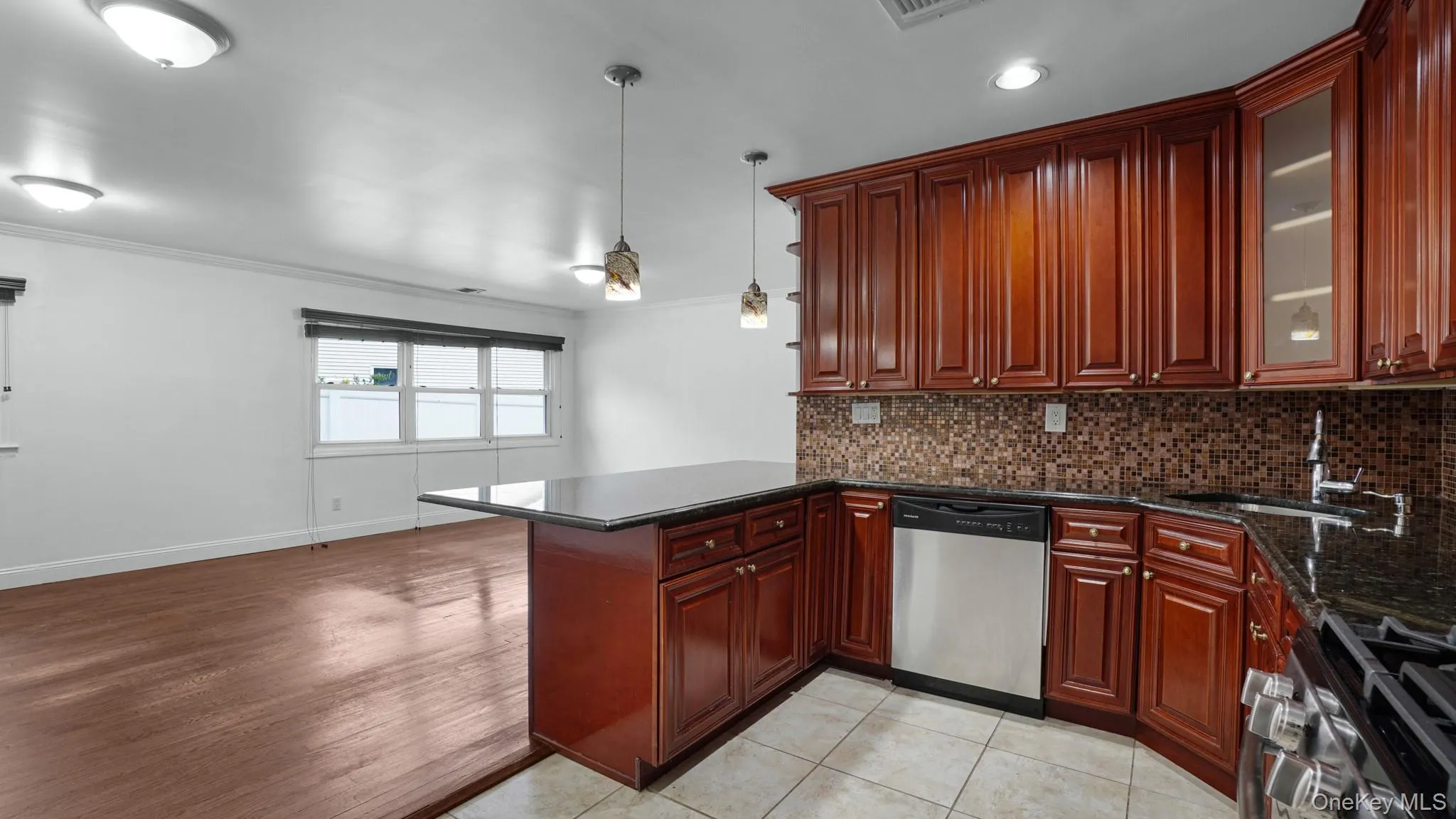 185 17th Street, Huntington, NY, 2 Bedrooms Bedrooms, 7 Rooms Rooms,3 BathroomsBathrooms,Residential,For Rent,17th,0,1017452 185 17th Street, Huntington, NY, 2 Bedrooms Bedrooms, 7 Rooms Rooms,3 BathroomsBathrooms,Residential,For Rent,17th,0,1017452
