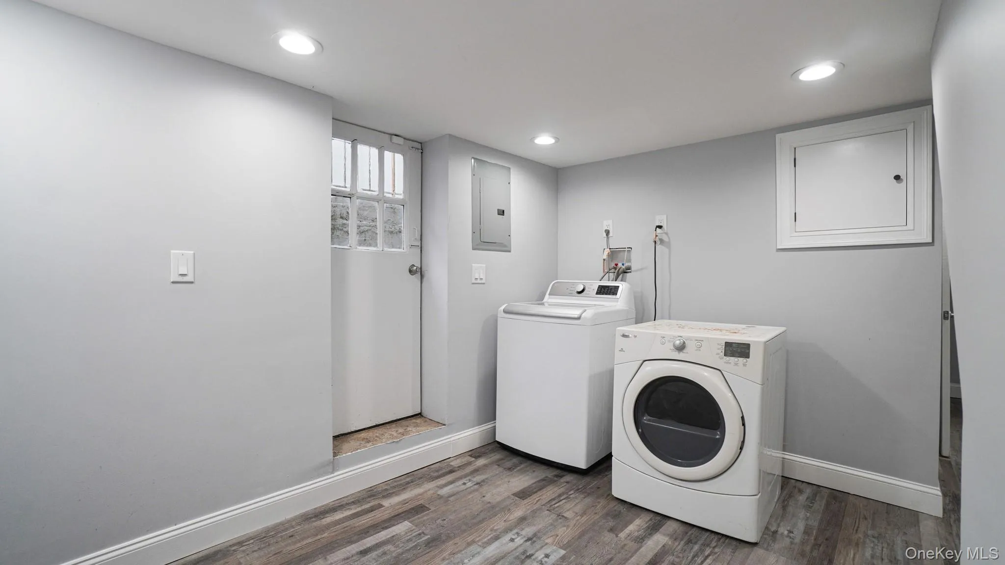 185 17th Street, Huntington, NY, 2 Bedrooms Bedrooms, 7 Rooms Rooms,3 BathroomsBathrooms,Residential,For Rent,17th,0,1017452 185 17th Street, Huntington, NY, 2 Bedrooms Bedrooms, 7 Rooms Rooms,3 BathroomsBathrooms,Residential,For Rent,17th,0,1017452