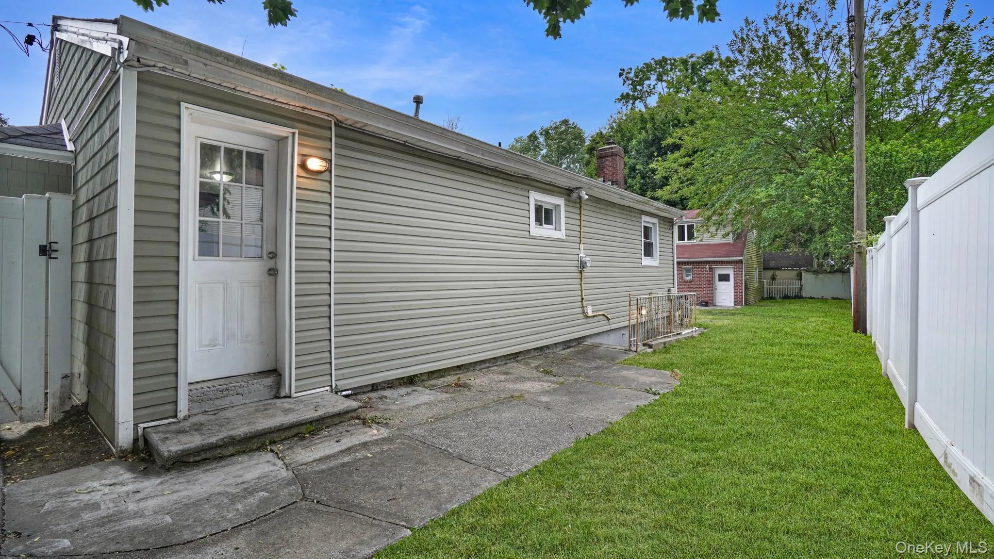 185 17th Street, Huntington, NY, 2 Bedrooms Bedrooms, 7 Rooms Rooms,3 BathroomsBathrooms,Residential,For Rent,17th,0,1017452 185 17th Street, Huntington, NY, 2 Bedrooms Bedrooms, 7 Rooms Rooms,3 BathroomsBathrooms,Residential,For Rent,17th,0,1017452