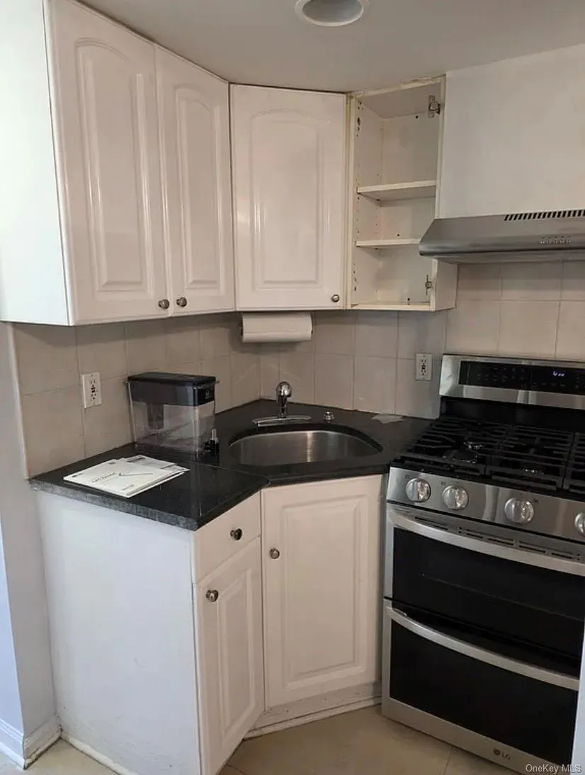 2 Hill Park Avenue, North Hempstead, NY, 1 Bedroom Bedrooms, 3 Rooms Rooms,1 BathroomBathrooms,Residential Lease,For Rent,Hill Park,0,1017453 2 Hill Park Avenue, North Hempstead, NY, 1 Bedroom Bedrooms, 3 Rooms Rooms,1 BathroomBathrooms,Residential Lease,For Rent,Hill Park,0,1017453