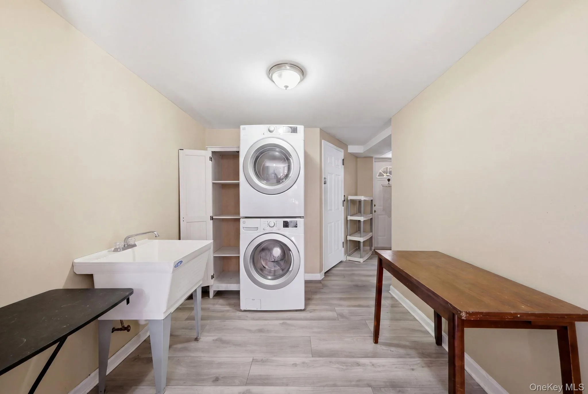 36 Sayville Road, Brookhaven, NY, 7 Bedrooms Bedrooms, 8 Rooms Rooms,3 BathroomsBathrooms,Residential,For Rent,Sayville,0,1017459 36 Sayville Road, Brookhaven, NY, 7 Bedrooms Bedrooms, 8 Rooms Rooms,3 BathroomsBathrooms,Residential,For Rent,Sayville,0,1017459