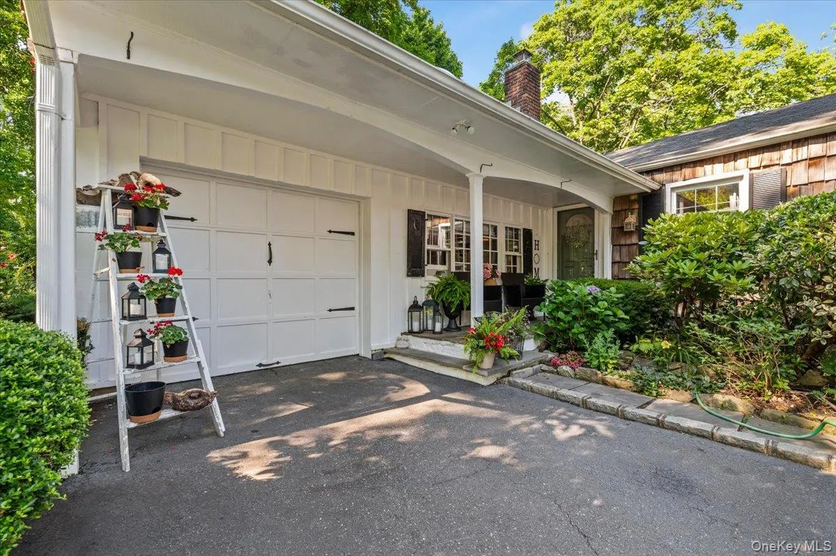 10 Rancher Place, Huntington, NY, 5 Bedrooms Bedrooms, 10 Rooms Rooms,3 BathroomsBathrooms,Residential,For Rent,Rancher,0,KEY1017465 10 Rancher Place, Huntington, NY, 5 Bedrooms Bedrooms, 10 Rooms Rooms,3 BathroomsBathrooms,Residential,For Rent,Rancher,0,KEY1017465