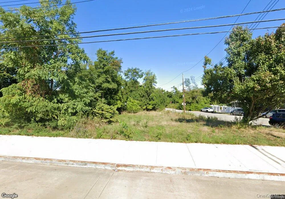 Street-level view of the parcel area along Father Capodanno Boulevard. Street-level view of the parcel area along Father Capodanno Boulevard.