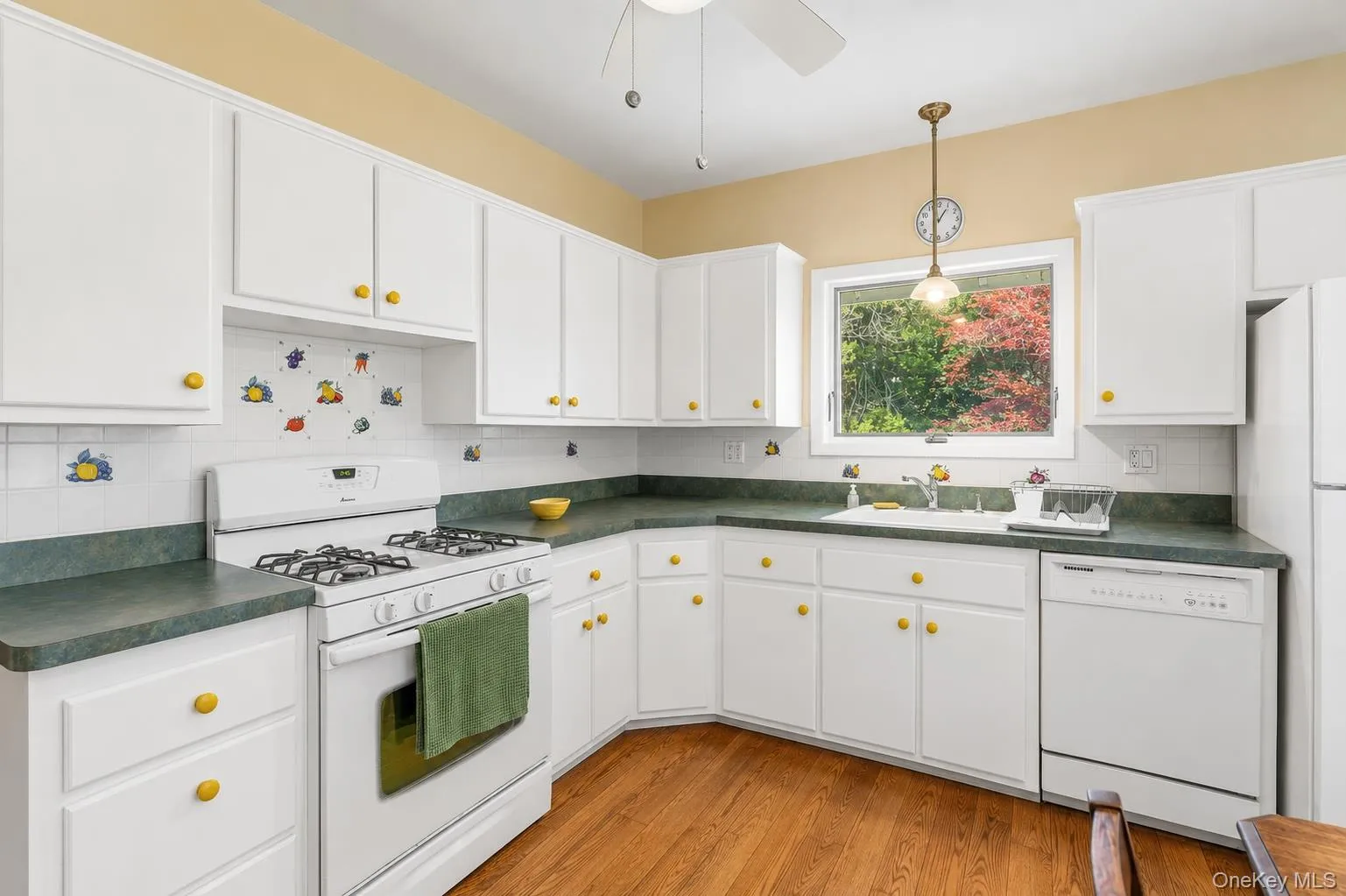 71 Stephens Road, Orangetown, NY, 3 Bedrooms Bedrooms, 6 Rooms Rooms,2 BathroomsBathrooms,Residential,For Rent,Stephens,0,1017472 71 Stephens Road, Orangetown, NY, 3 Bedrooms Bedrooms, 6 Rooms Rooms,2 BathroomsBathrooms,Residential,For Rent,Stephens,0,1017472