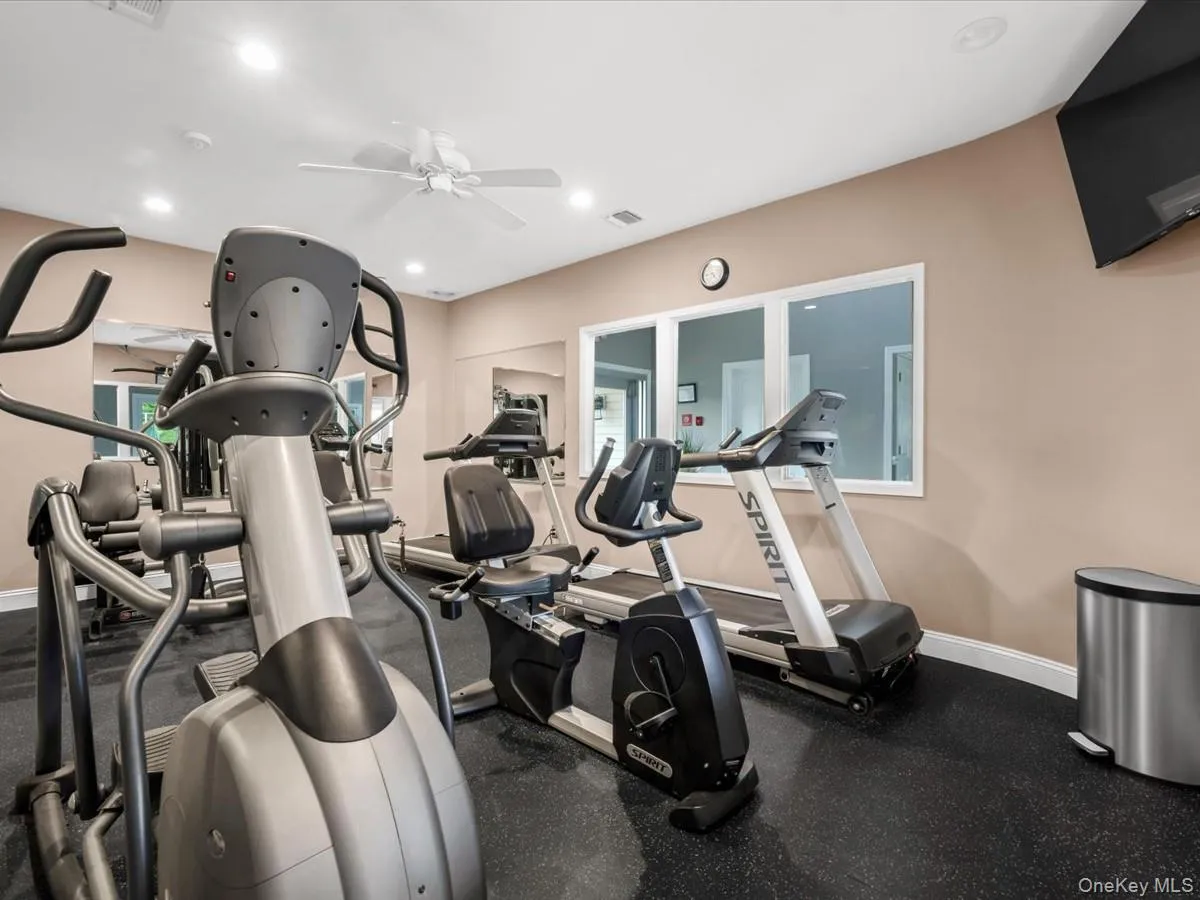 181 North Lane, Smithtown, NY, 2 Bedrooms Bedrooms, 7 Rooms Rooms,2 BathroomsBathrooms,Residential,For Rent,North,0,KEY1017473 181 North Lane, Smithtown, NY, 2 Bedrooms Bedrooms, 7 Rooms Rooms,2 BathroomsBathrooms,Residential,For Rent,North,0,KEY1017473