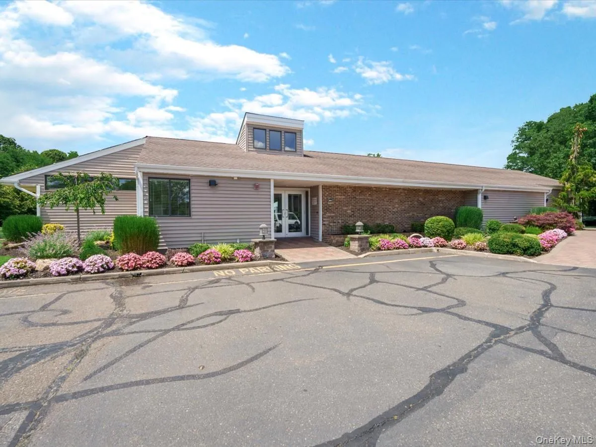 181 North Lane, Smithtown, NY, 2 Bedrooms Bedrooms, 7 Rooms Rooms,2 BathroomsBathrooms,Residential,For Rent,North,0,KEY1017473 181 North Lane, Smithtown, NY, 2 Bedrooms Bedrooms, 7 Rooms Rooms,2 BathroomsBathrooms,Residential,For Rent,North,0,KEY1017473