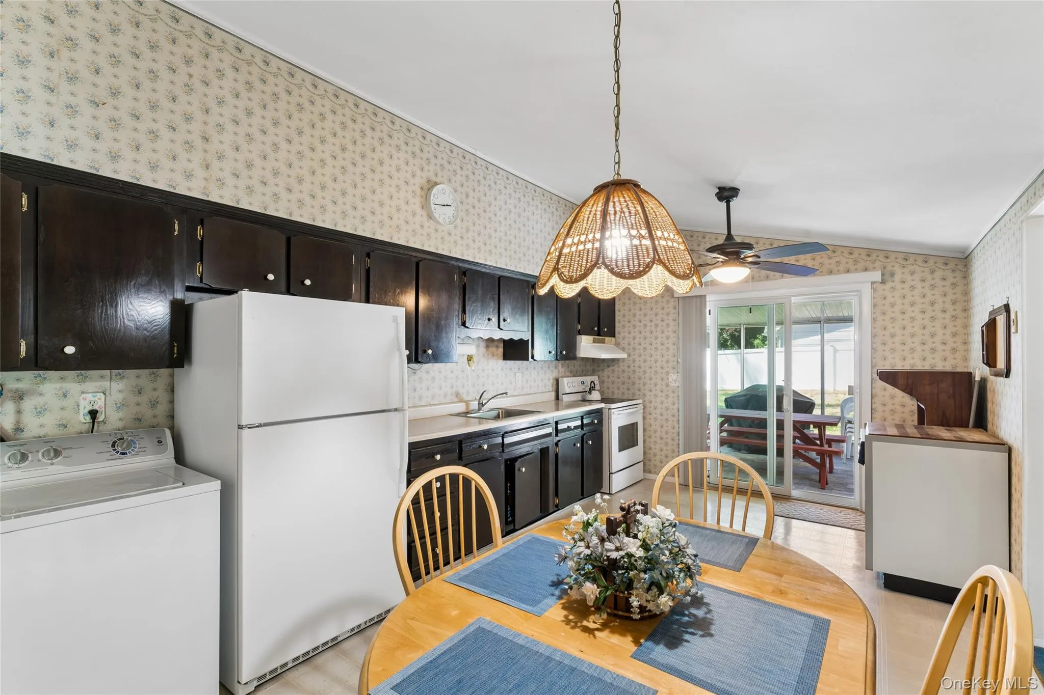 77 Masonic Avenue, Brookhaven, NY, 3 Bedrooms Bedrooms, 5 Rooms Rooms,1 BathroomBathrooms,Residential,For Rent,Masonic,0,KEY1017477 77 Masonic Avenue, Brookhaven, NY, 3 Bedrooms Bedrooms, 5 Rooms Rooms,1 BathroomBathrooms,Residential,For Rent,Masonic,0,KEY1017477