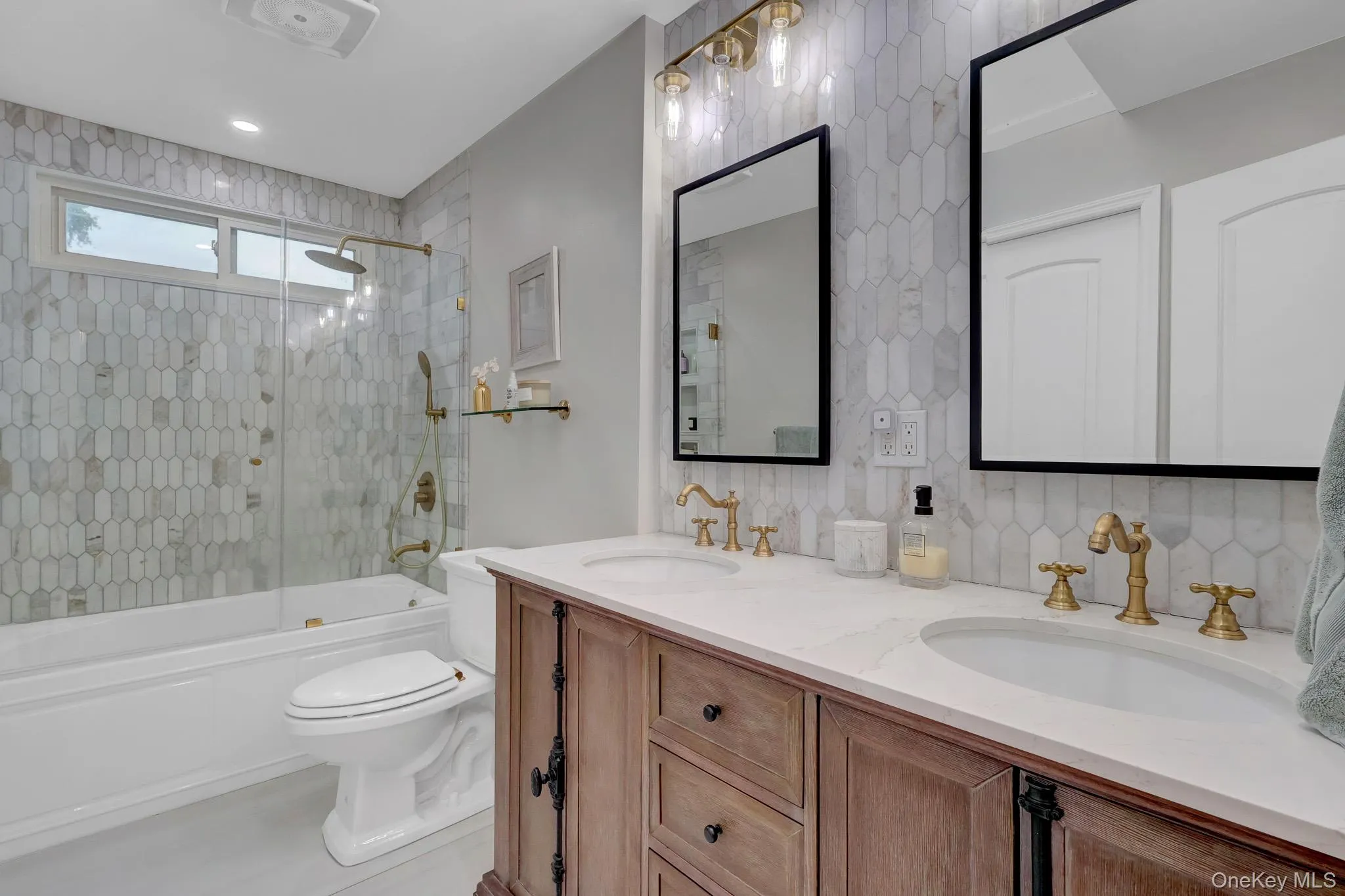 31 Leeds Lane, Babylon, NY, 4 Bedrooms Bedrooms, 8 Rooms Rooms,2 BathroomsBathrooms,Residential,For Rent,Leeds,0,KEY1017484 31 Leeds Lane, Babylon, NY, 4 Bedrooms Bedrooms, 8 Rooms Rooms,2 BathroomsBathrooms,Residential,For Rent,Leeds,0,KEY1017484