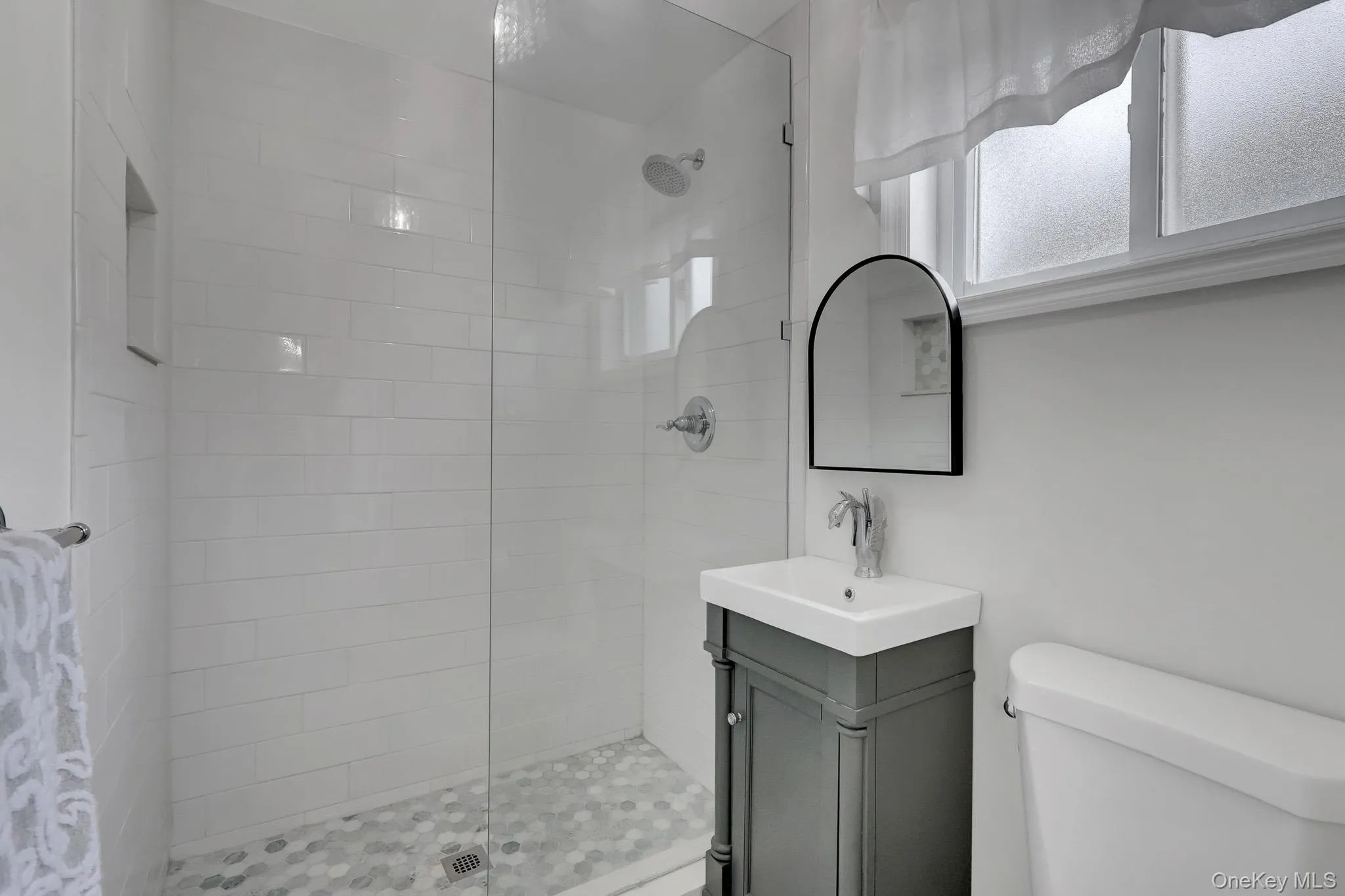 31 Leeds Lane, Babylon, NY, 4 Bedrooms Bedrooms, 8 Rooms Rooms,2 BathroomsBathrooms,Residential,For Rent,Leeds,0,KEY1017484 31 Leeds Lane, Babylon, NY, 4 Bedrooms Bedrooms, 8 Rooms Rooms,2 BathroomsBathrooms,Residential,For Rent,Leeds,0,KEY1017484