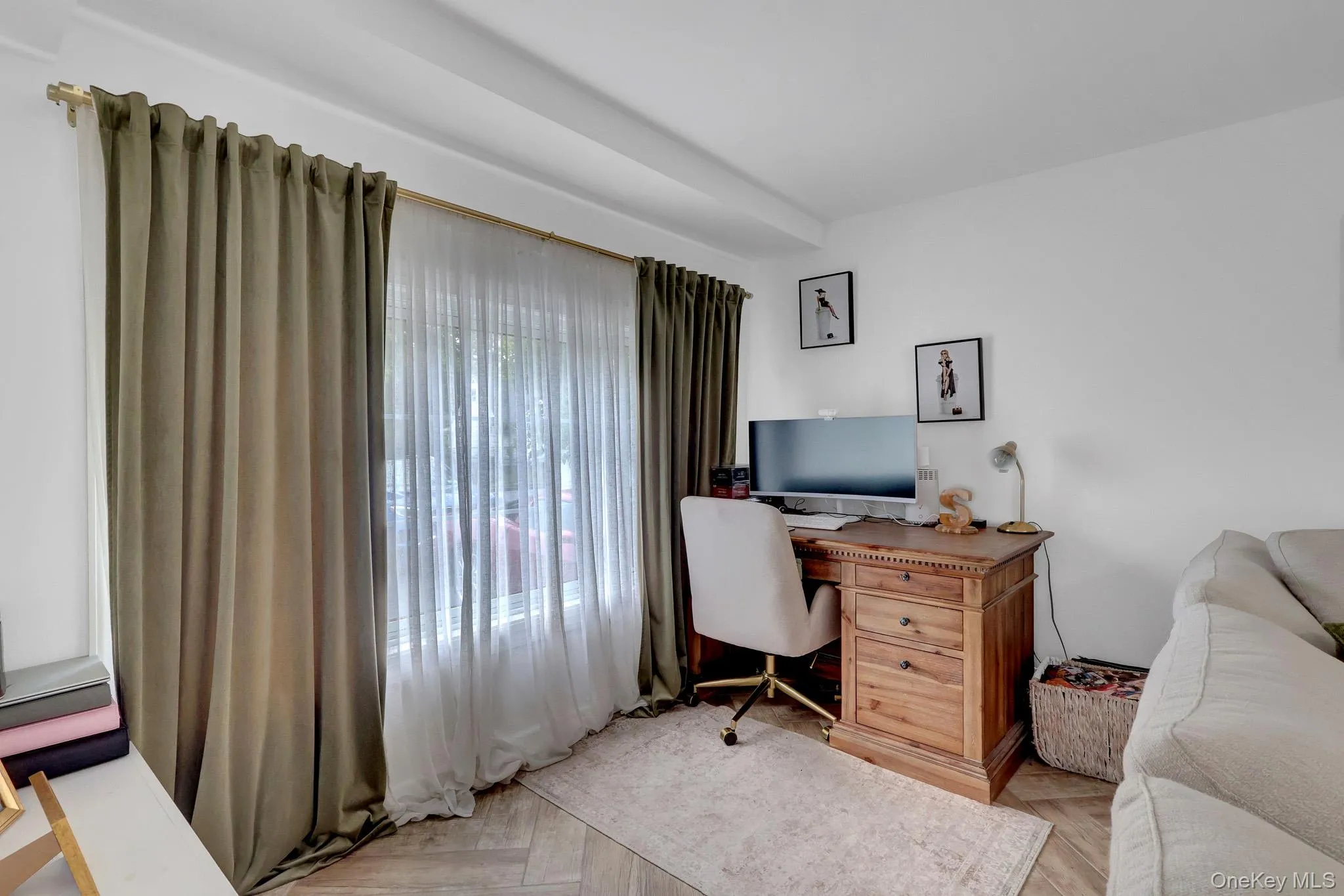 31 Leeds Lane, Babylon, NY, 4 Bedrooms Bedrooms, 8 Rooms Rooms,2 BathroomsBathrooms,Residential,For Rent,Leeds,0,KEY1017484 31 Leeds Lane, Babylon, NY, 4 Bedrooms Bedrooms, 8 Rooms Rooms,2 BathroomsBathrooms,Residential,For Rent,Leeds,0,KEY1017484