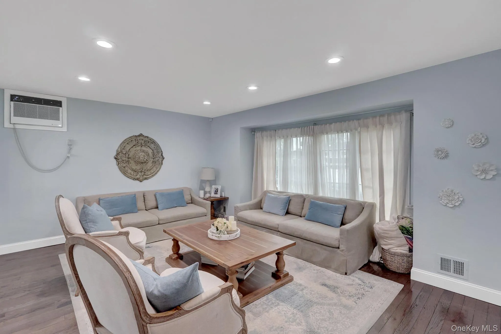 31 Leeds Lane, Babylon, NY, 4 Bedrooms Bedrooms, 8 Rooms Rooms,2 BathroomsBathrooms,Residential,For Rent,Leeds,0,KEY1017484 31 Leeds Lane, Babylon, NY, 4 Bedrooms Bedrooms, 8 Rooms Rooms,2 BathroomsBathrooms,Residential,For Rent,Leeds,0,KEY1017484