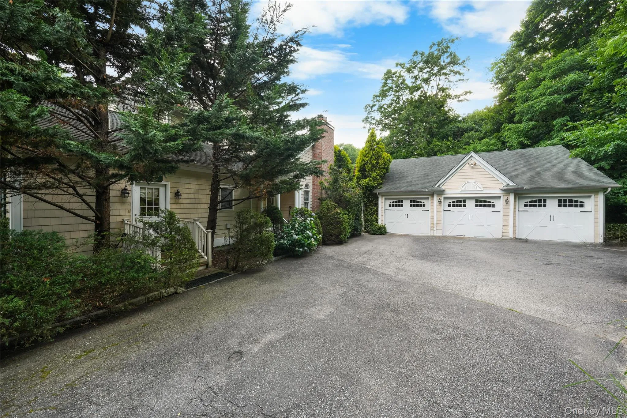 193 Pidgeon Hill Road, Huntington, NY, 5 Bedrooms Bedrooms, 13 Rooms Rooms,3 BathroomsBathrooms,Residential,For Rent,Pidgeon Hill,0,KEY1017489 193 Pidgeon Hill Road, Huntington, NY, 5 Bedrooms Bedrooms, 13 Rooms Rooms,3 BathroomsBathrooms,Residential,For Rent,Pidgeon Hill,0,KEY1017489