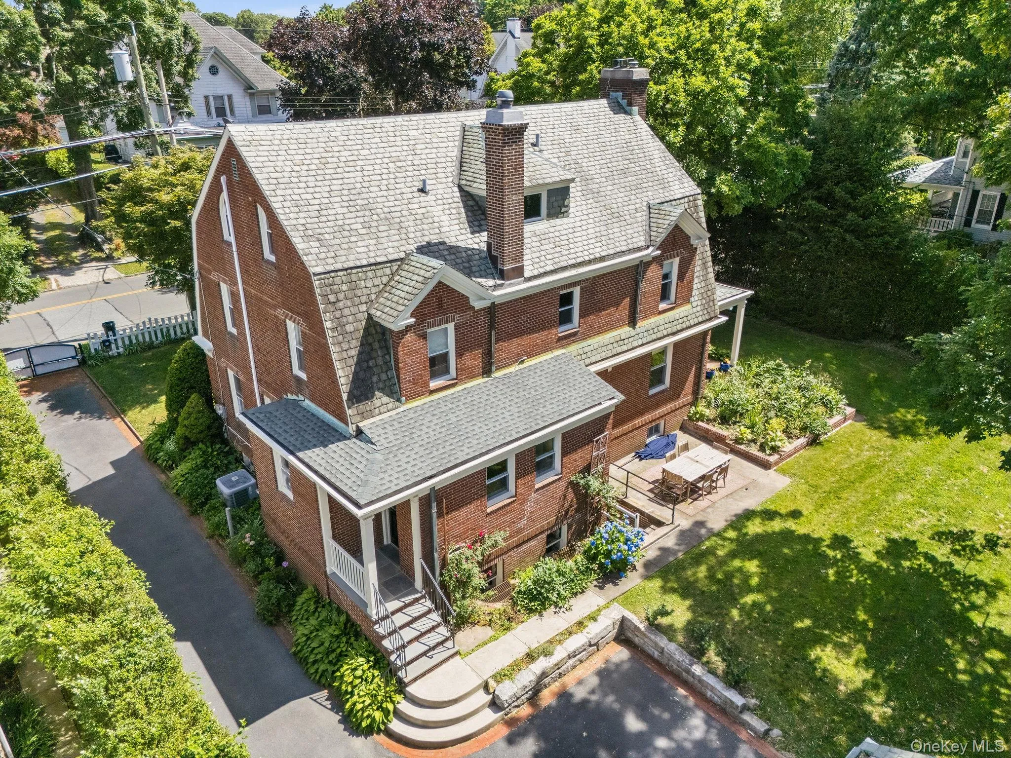 A remarkable home perfectly positioned for today's lifestyle. A remarkable home perfectly positioned for today's lifestyle.