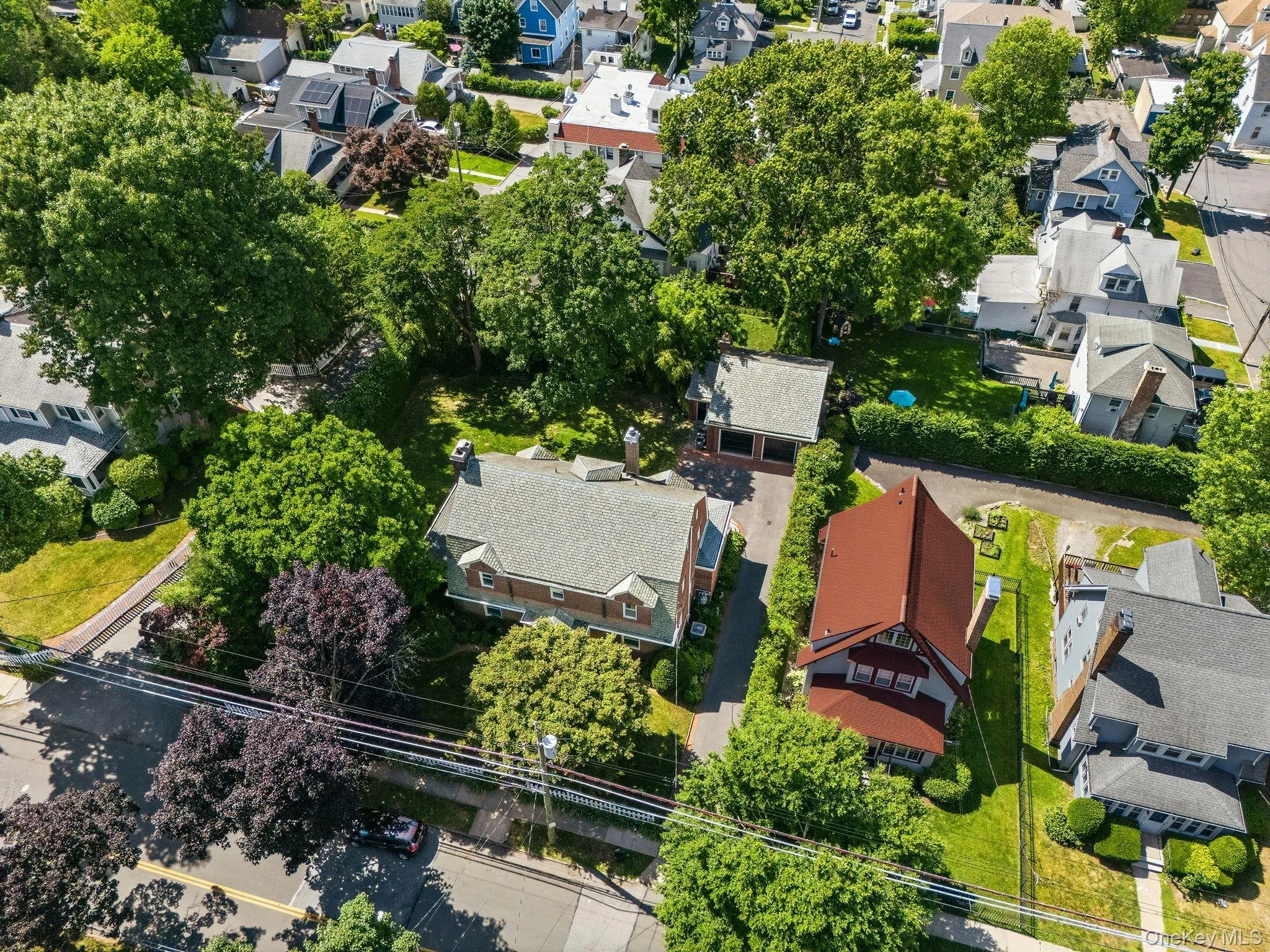 Minutes to Metro-North, parks, schools, shopping, and acclaimed dining. Minutes to Metro-North, parks, schools, shopping, and acclaimed dining.