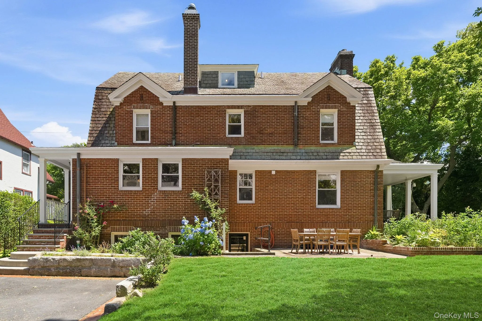 A private backyard designed for quiet moments and lively gatherings alike. A private backyard designed for quiet moments and lively gatherings alike.