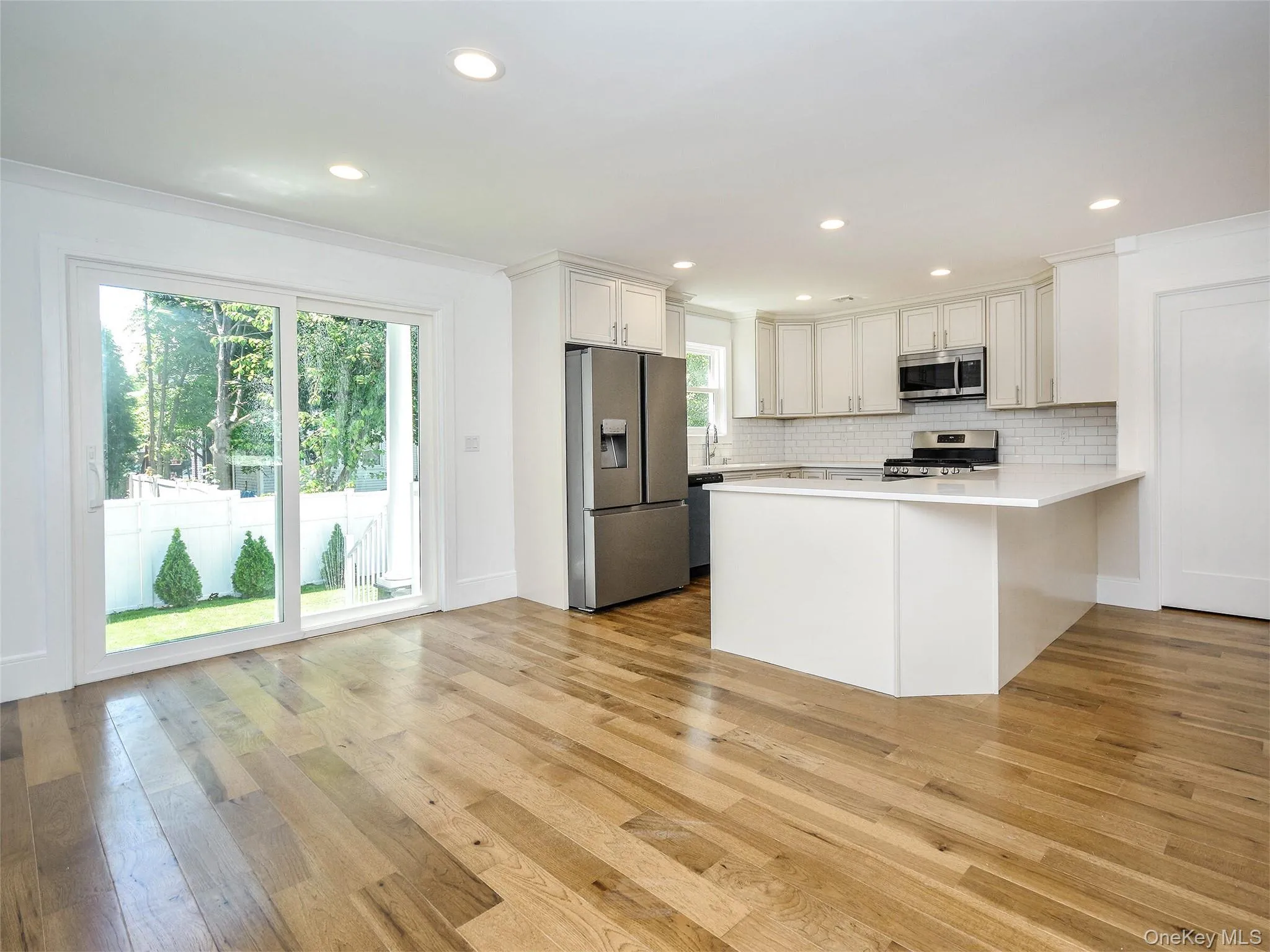 59A Hickory Road, North Hempstead, NY, 3 Bedrooms Bedrooms, 6 Rooms Rooms,2 BathroomsBathrooms,Residential Lease,For Rent,Hickory,0,1017497 59A Hickory Road, North Hempstead, NY, 3 Bedrooms Bedrooms, 6 Rooms Rooms,2 BathroomsBathrooms,Residential Lease,For Rent,Hickory,0,1017497