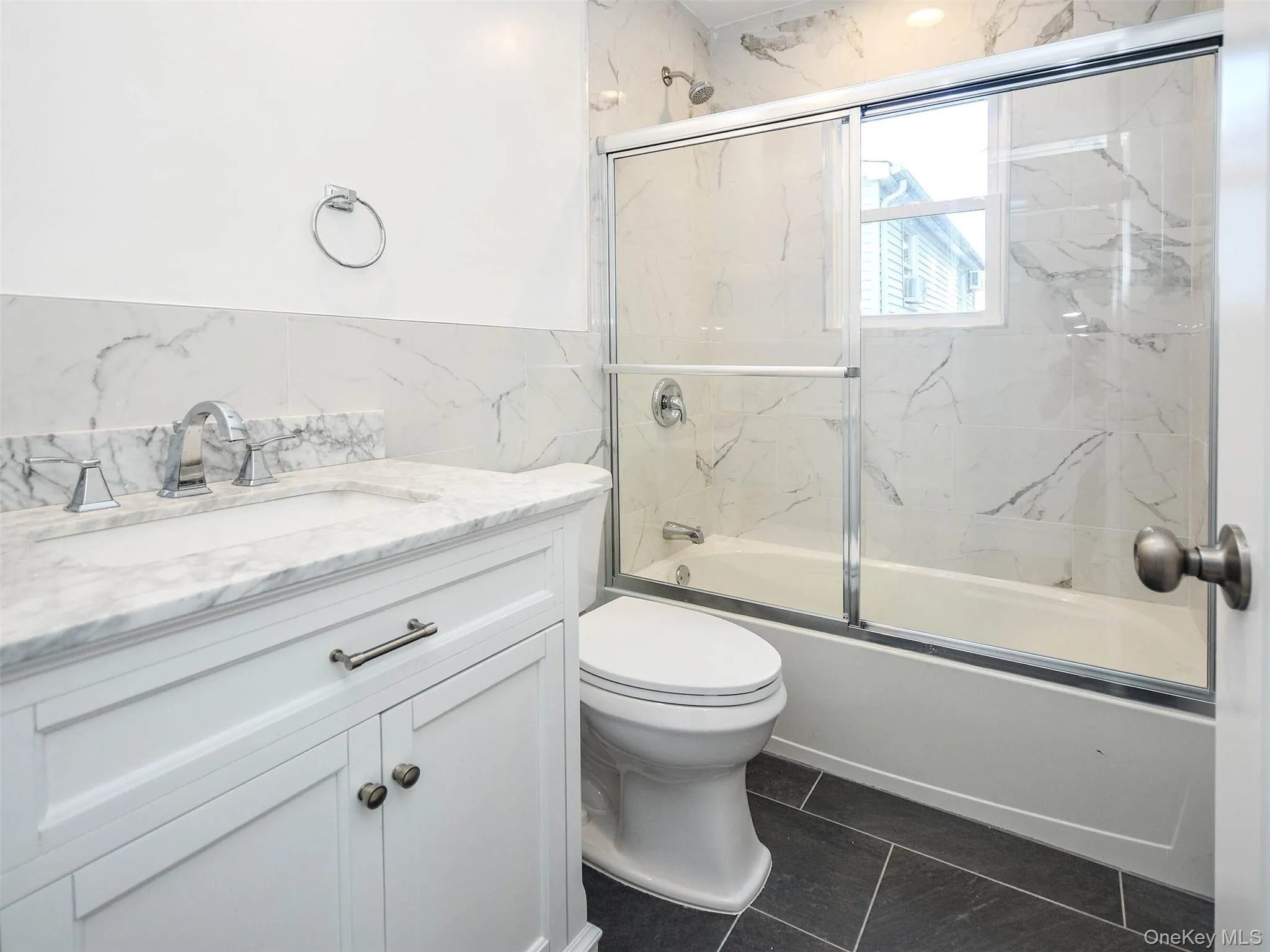 59A Hickory Road, North Hempstead, NY, 3 Bedrooms Bedrooms, 6 Rooms Rooms,2 BathroomsBathrooms,Residential Lease,For Rent,Hickory,0,1017497 59A Hickory Road, North Hempstead, NY, 3 Bedrooms Bedrooms, 6 Rooms Rooms,2 BathroomsBathrooms,Residential Lease,For Rent,Hickory,0,1017497